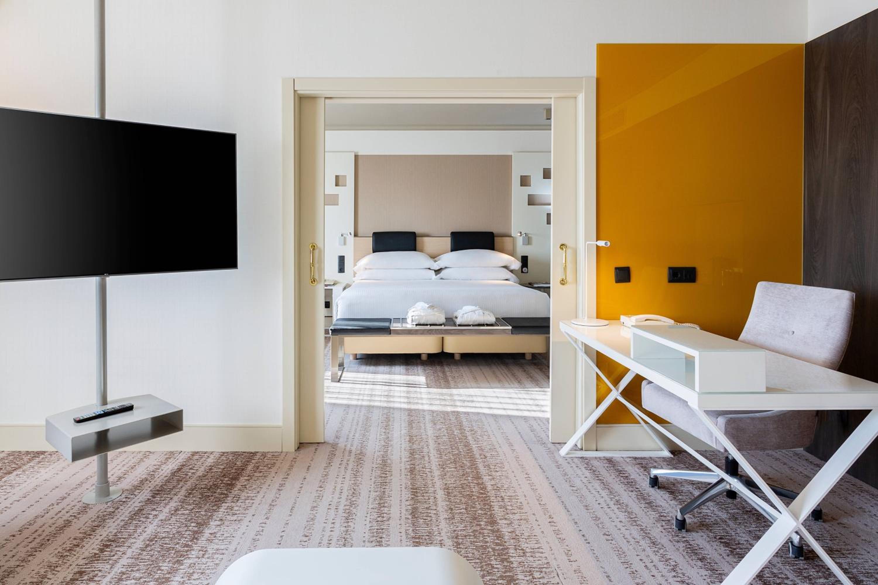Executive King Suite with Lounge Access