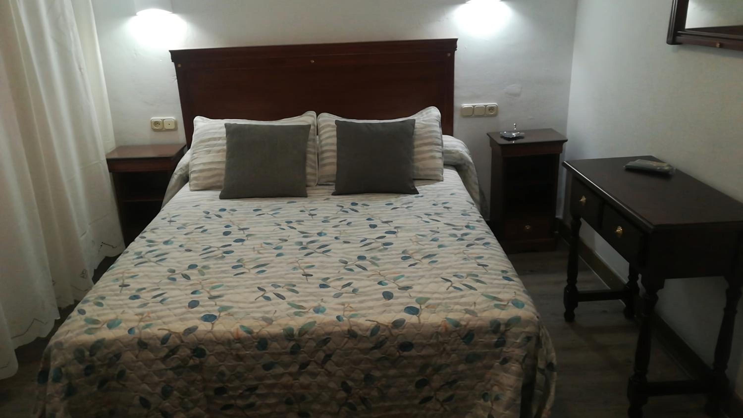 Double Room - Photo 2