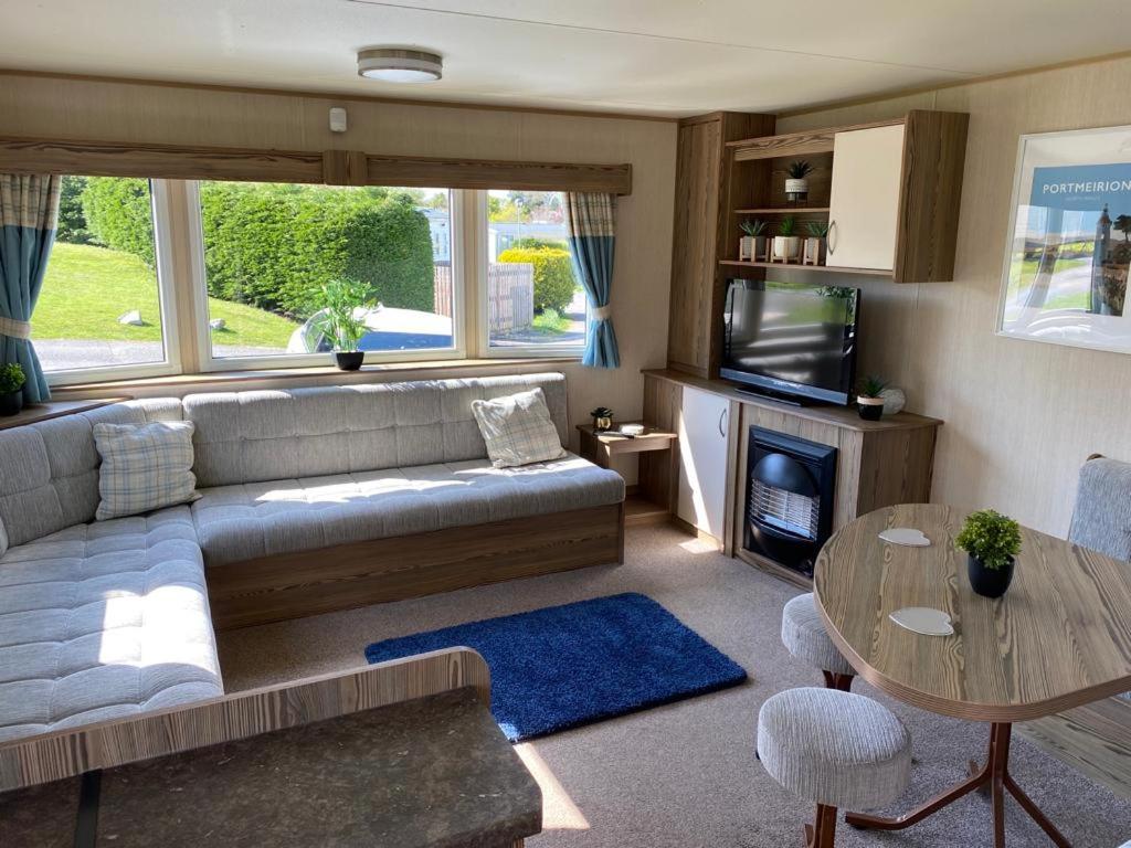 Three-Bedroom Chalet photo 1