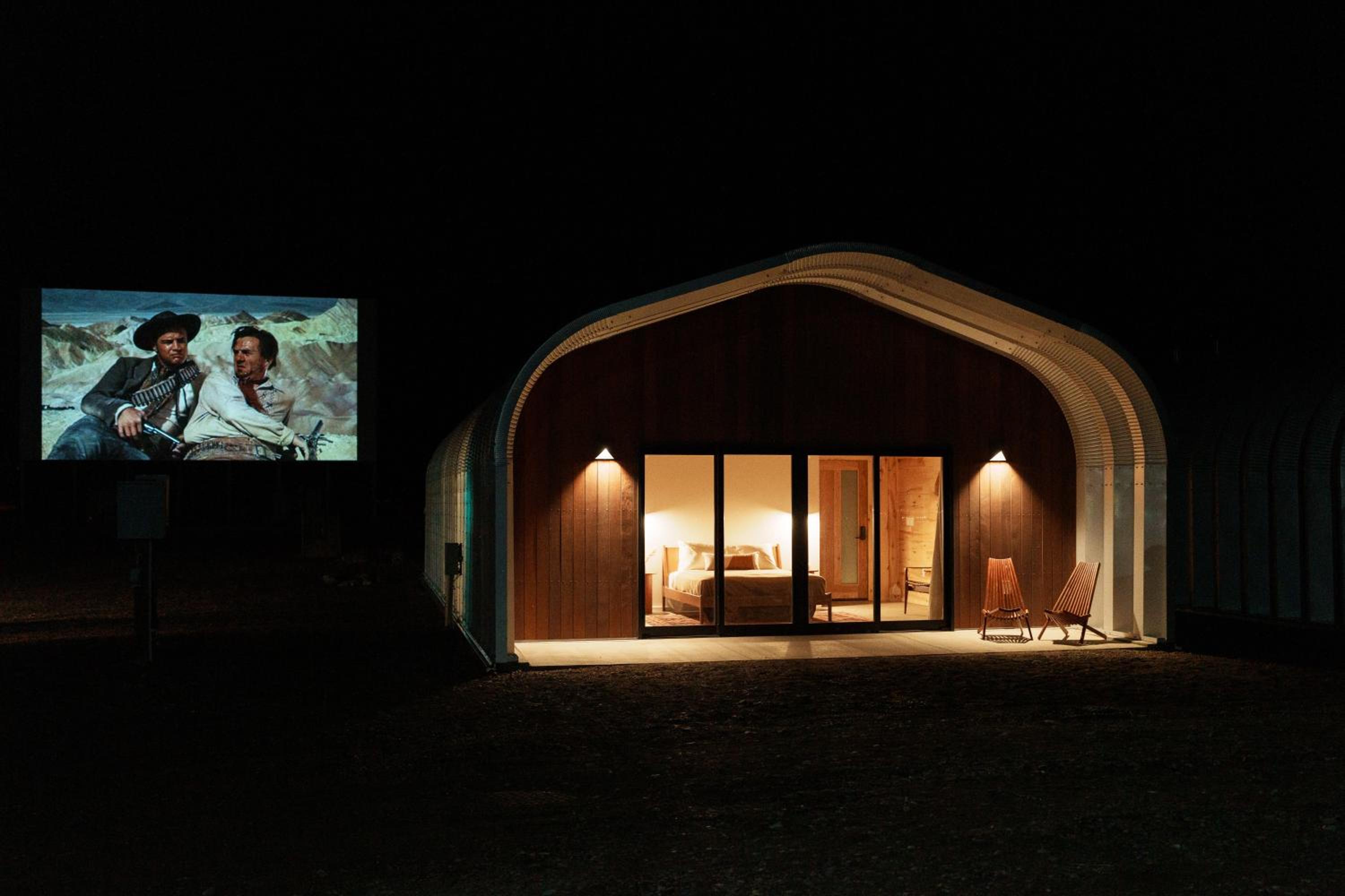 Suite - Photo 5
