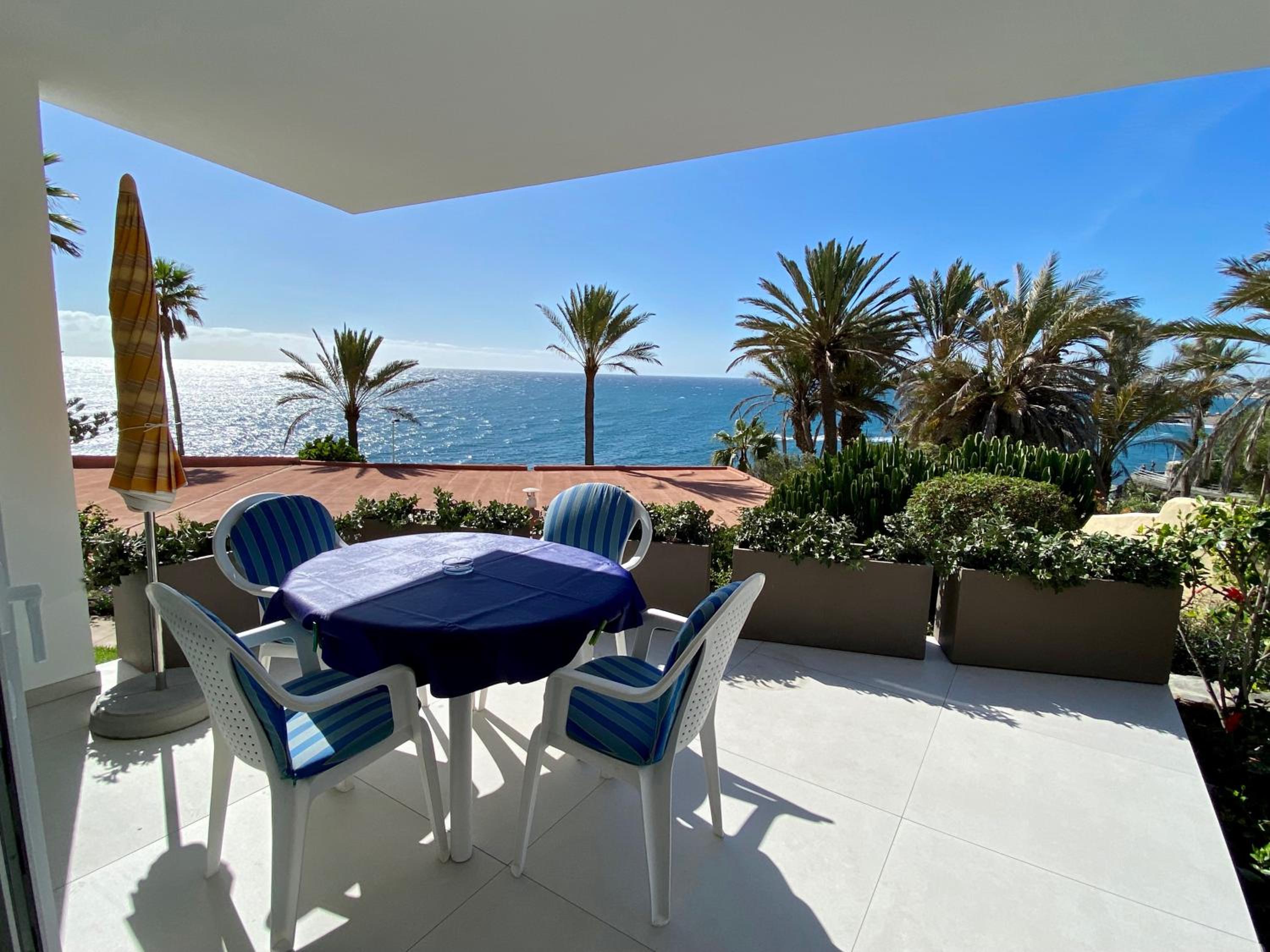 Bungalow with Sea View photo 2