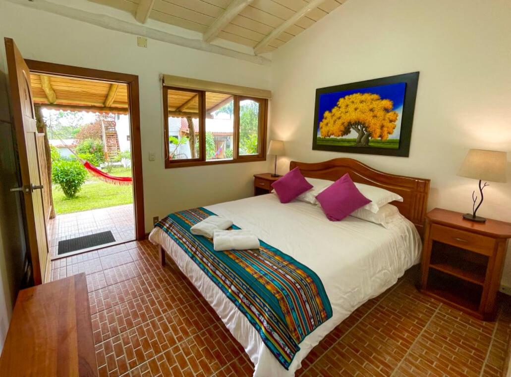 Queen Room with Garden View photo 3