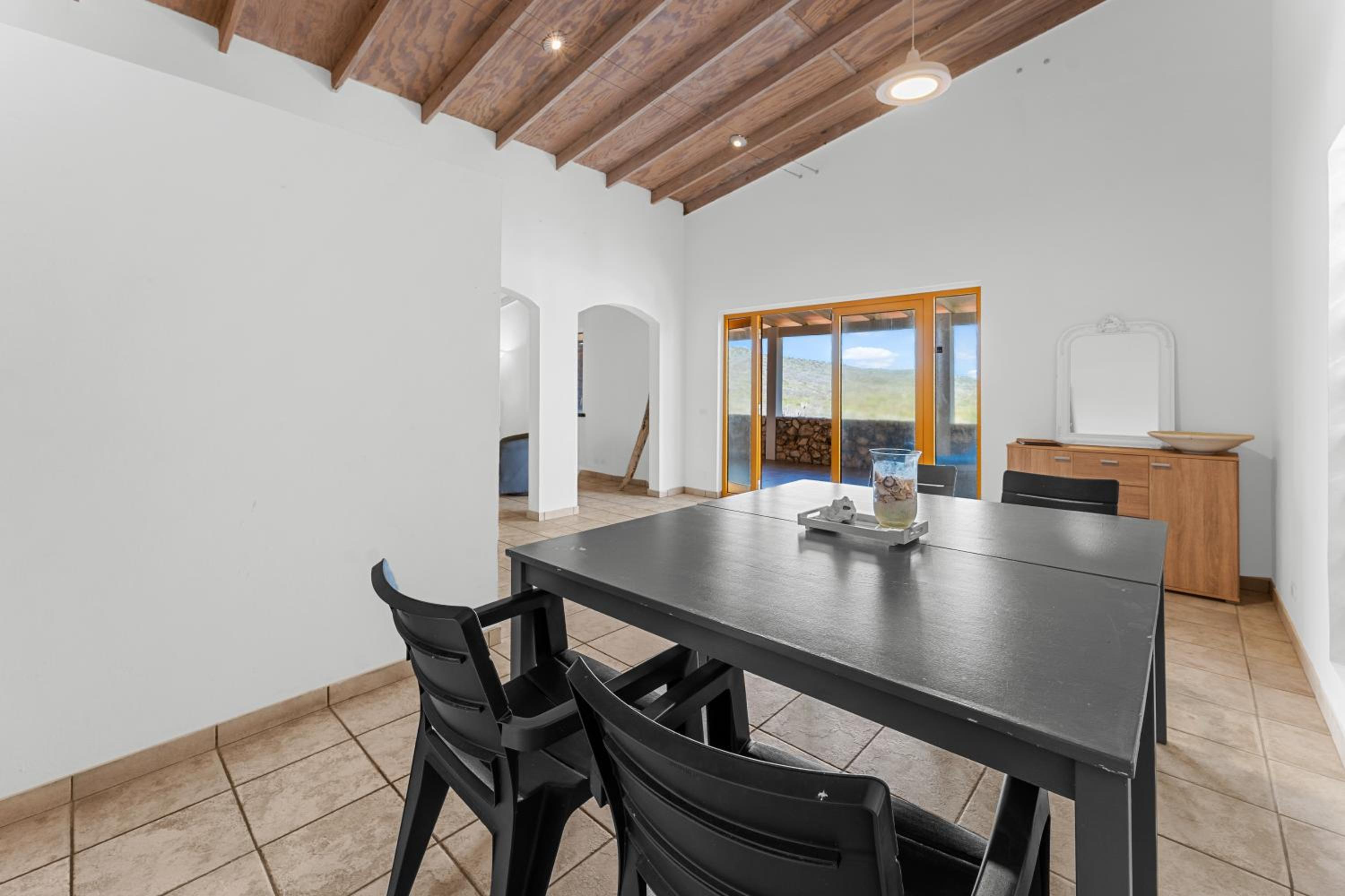 Two-Bedroom Apartment With Mountain View photo 3