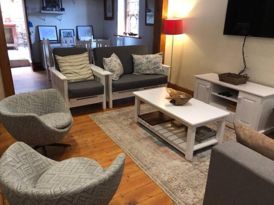 Three-Bedroom House photo 2