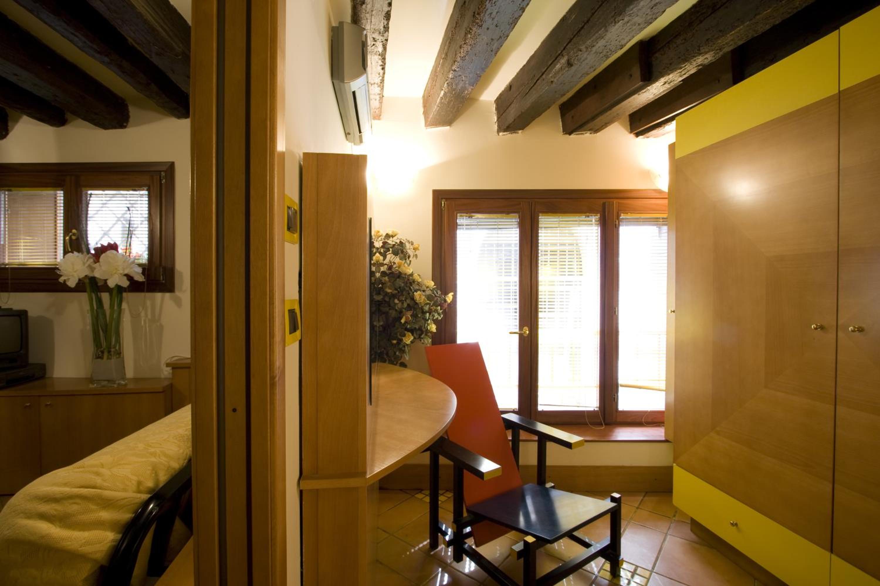 Apartment photo 1