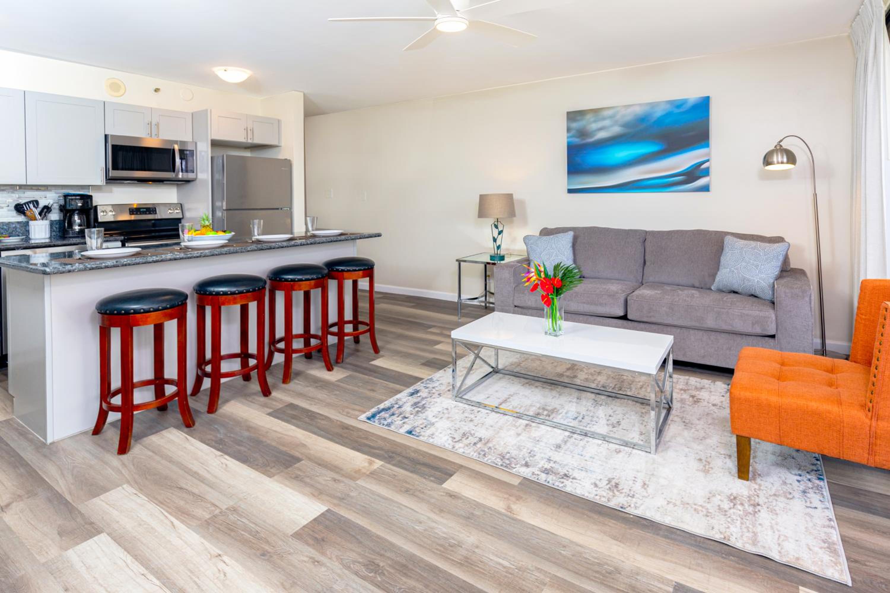 Panoramic Mountain View Condo with Free Parking!: One-Bedroom Apartment photo