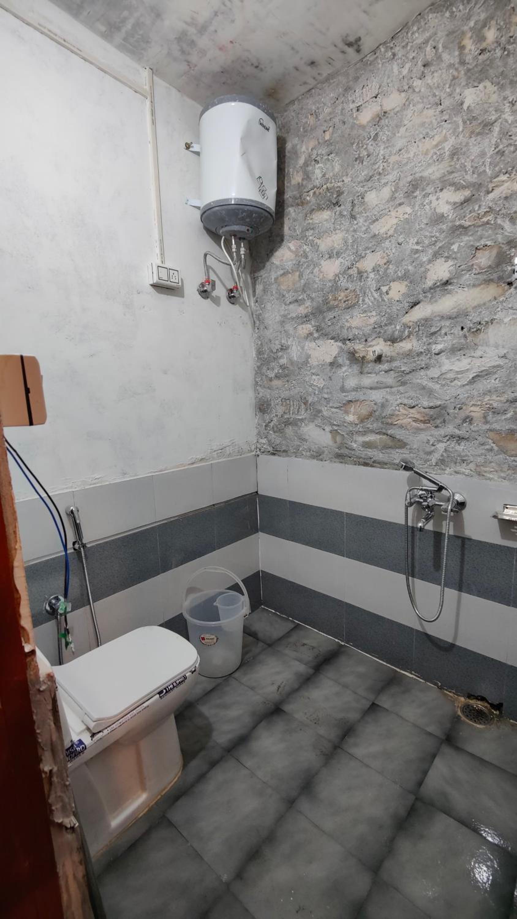 Double Room With Private Bathroom - Photo 11