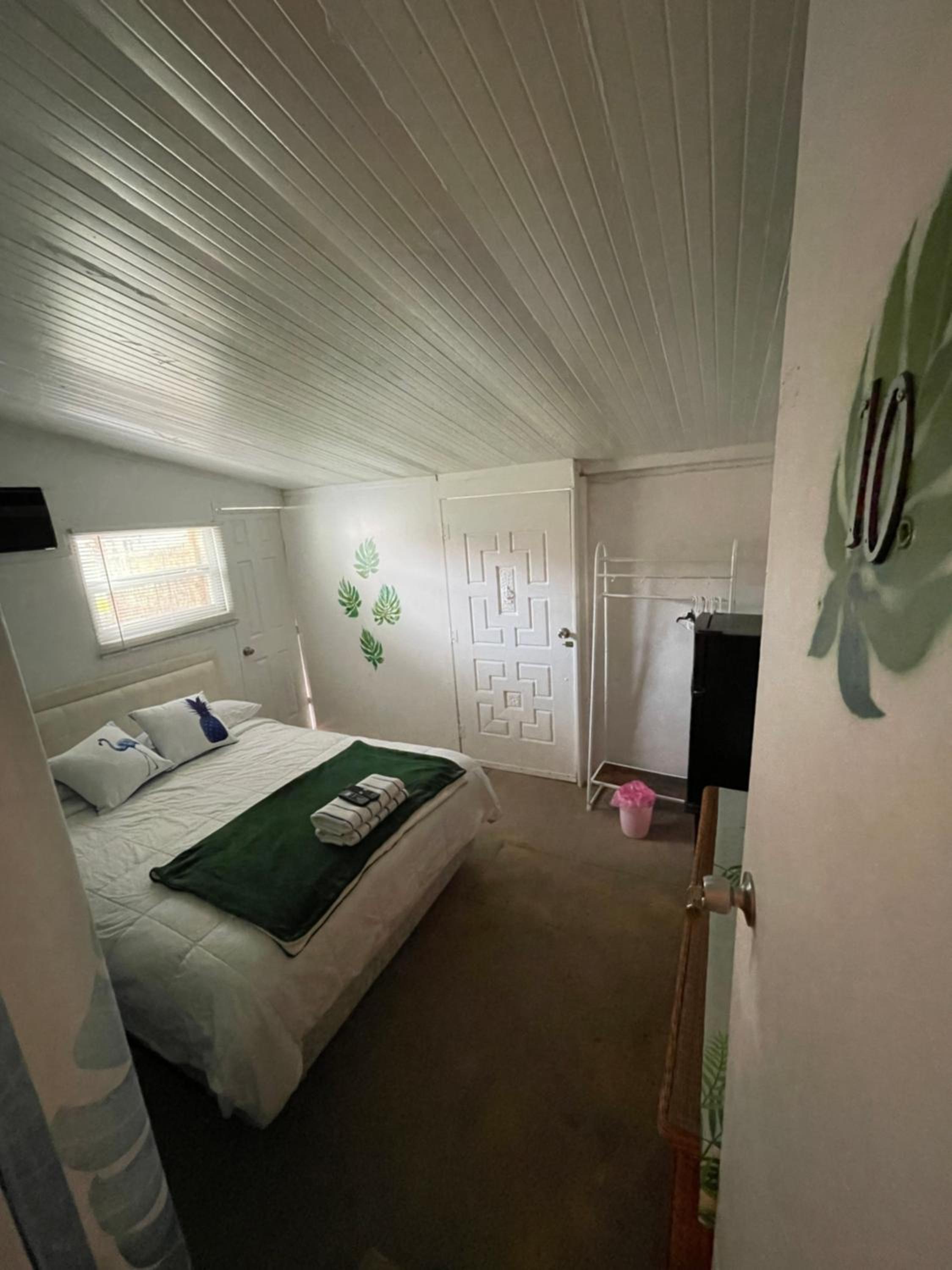Queen Room photo 1