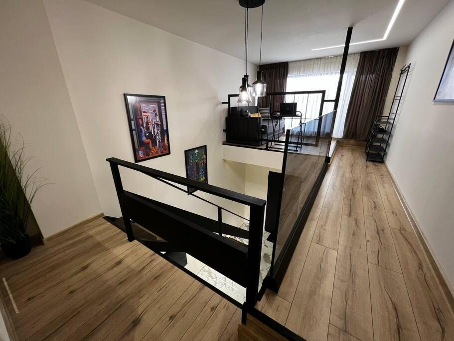 One-Bedroom Apartment photo 3