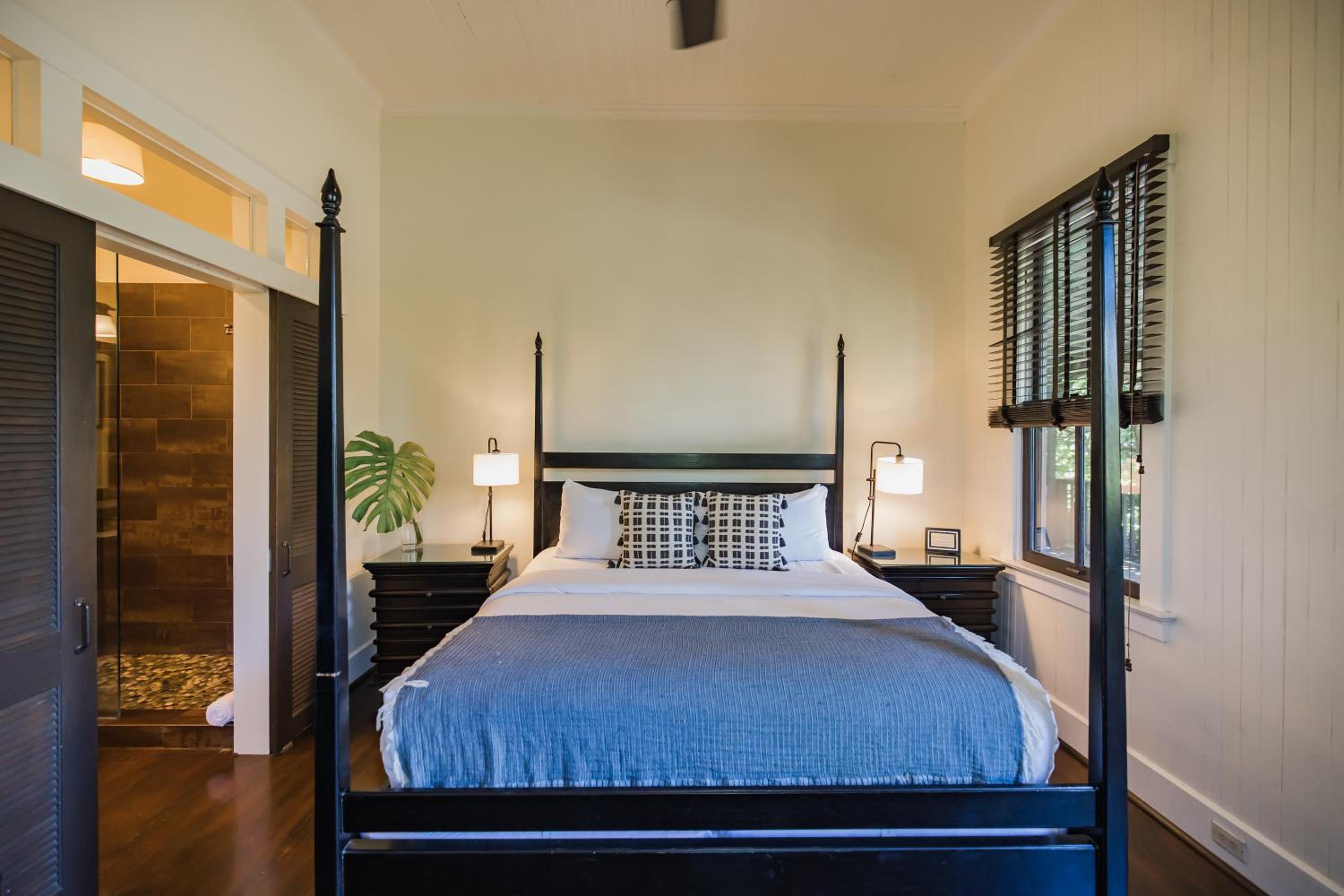 King Room with Courtyard View - Photo 1