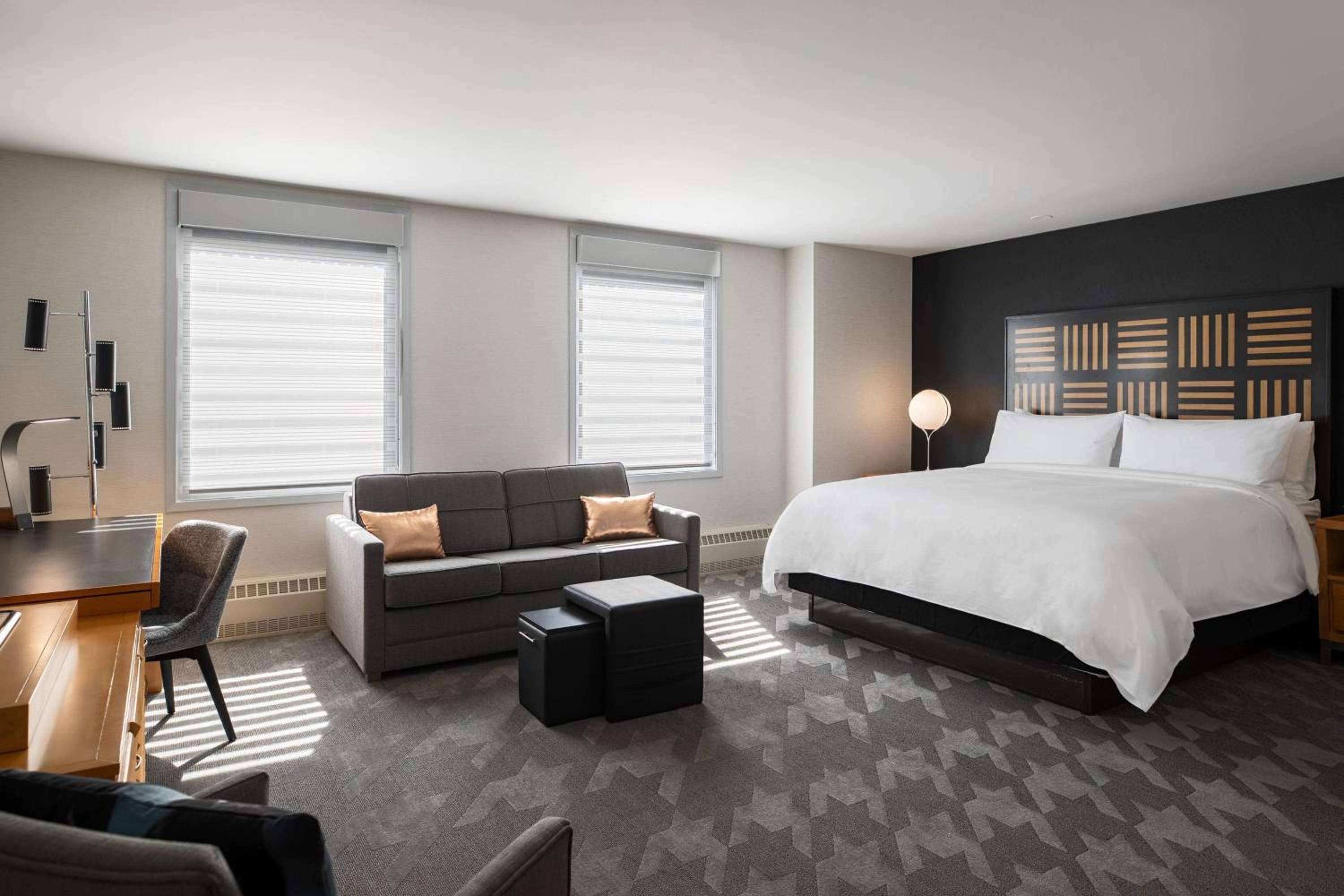 Studio King Bed Room - Photo 5