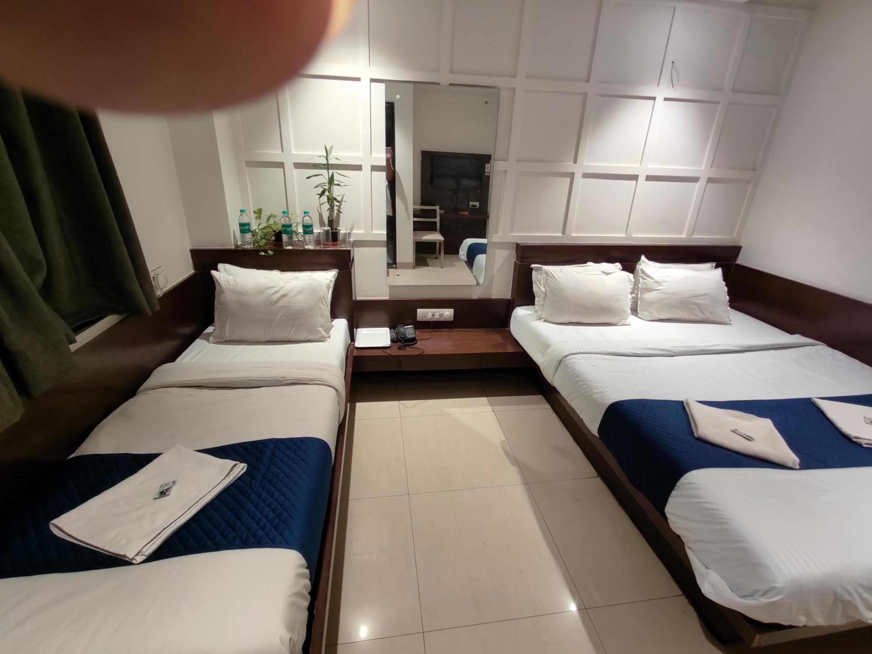 3 Bed Non A/C Room - Photo 1