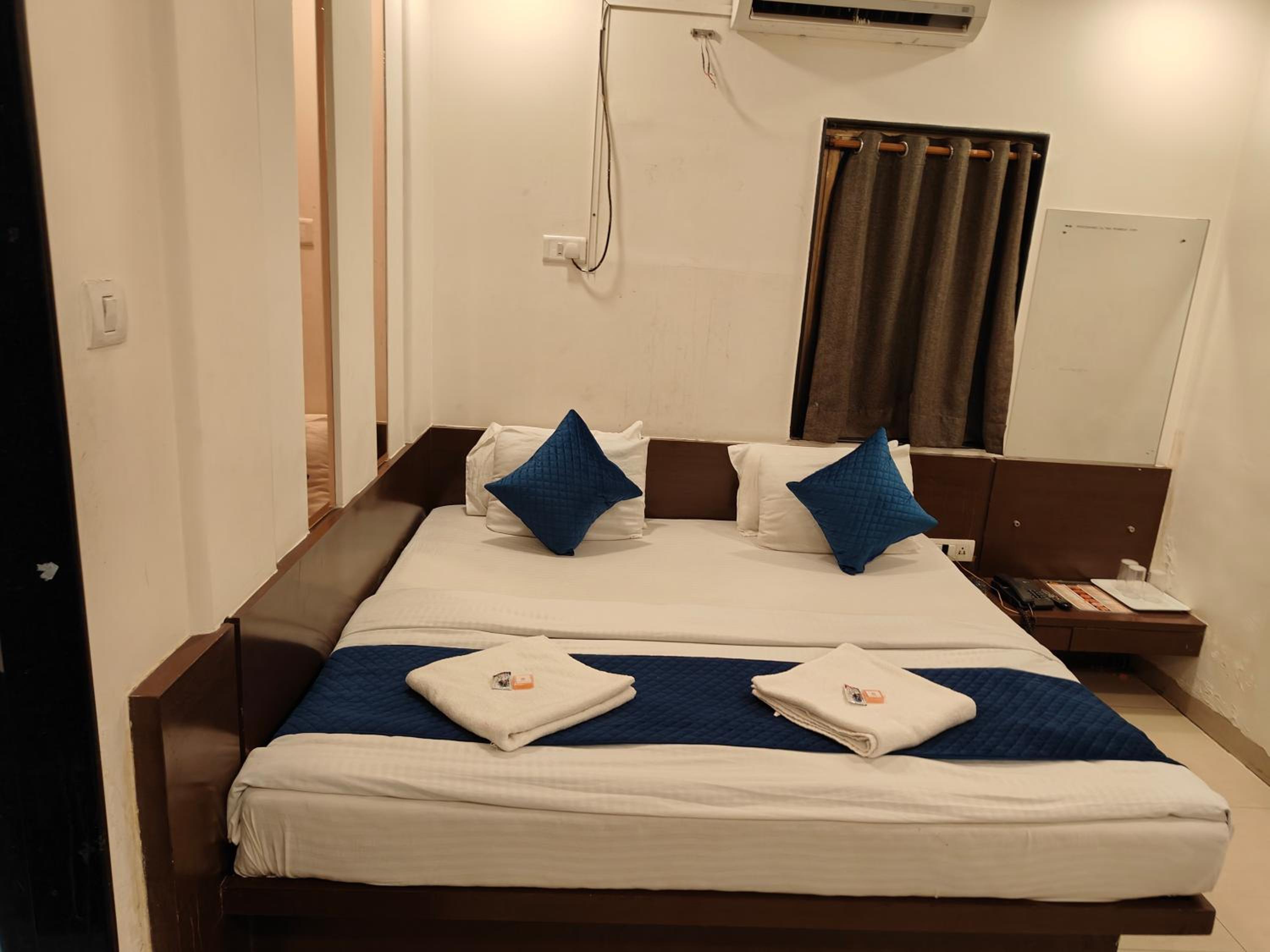 2 Bed Non A/C Room - Photo 5