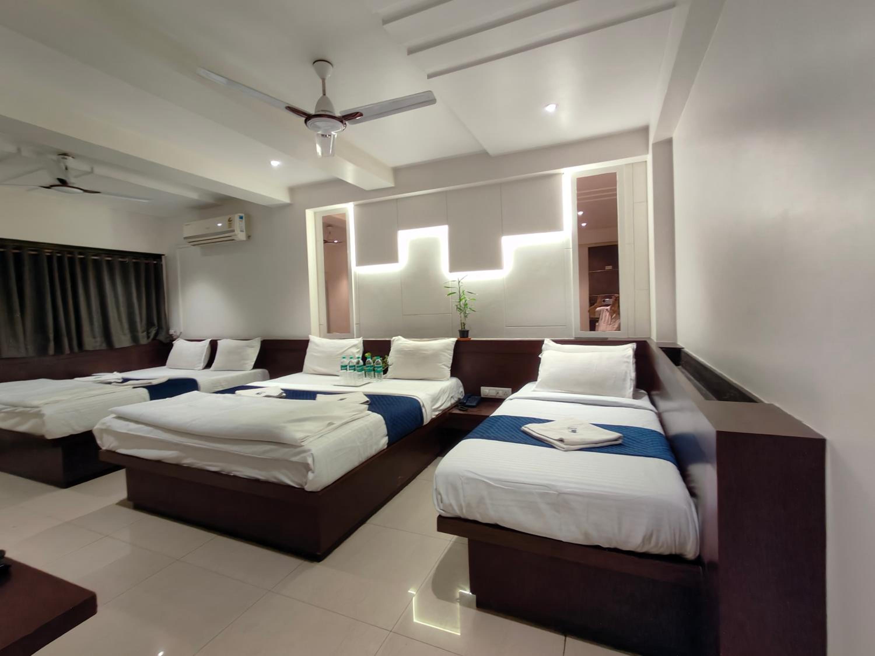  5 Bed AC Room & Two Bathrooms - Photo 14
