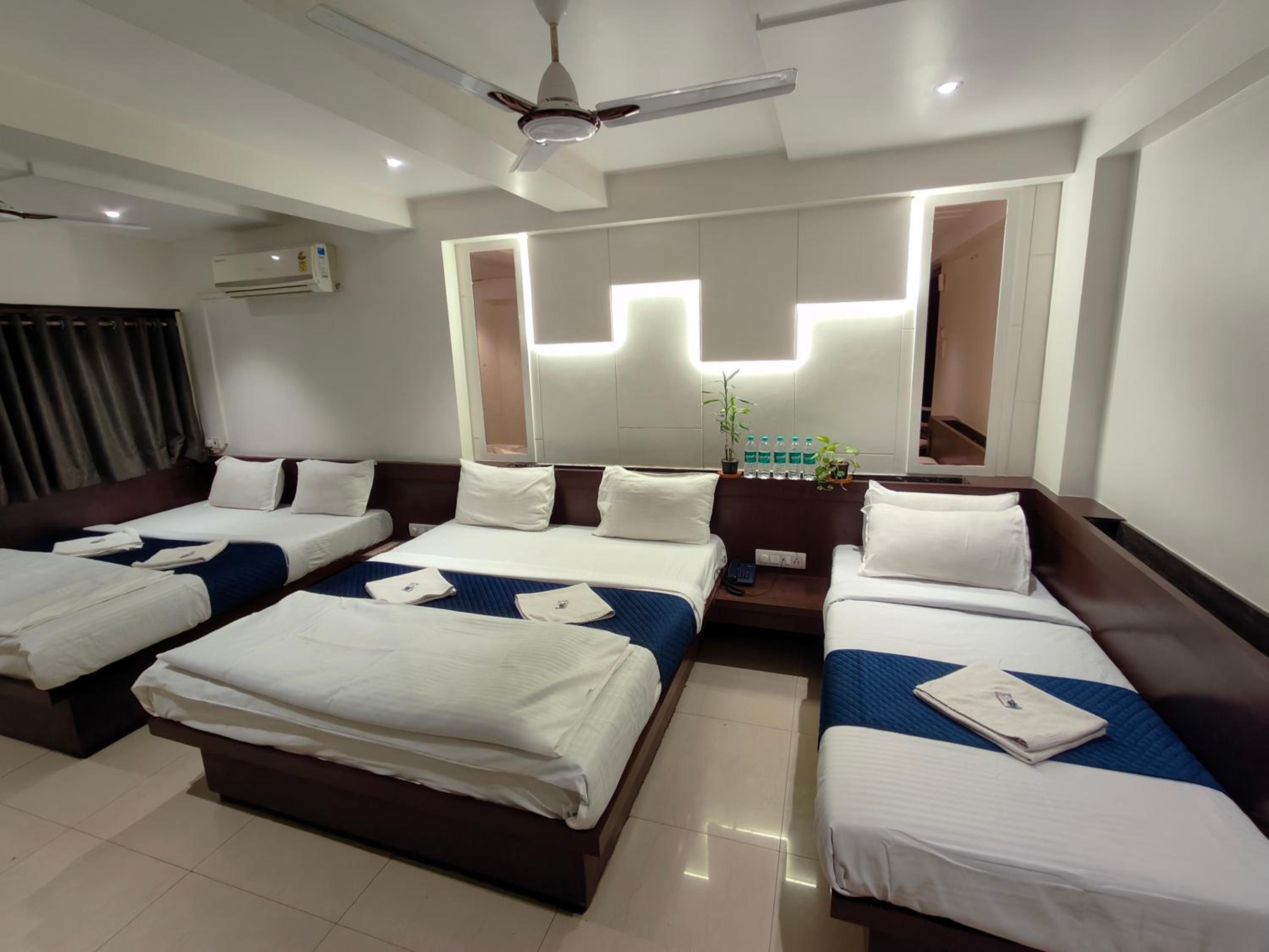  5 Bed AC Room & Two Bathrooms - Photo 15