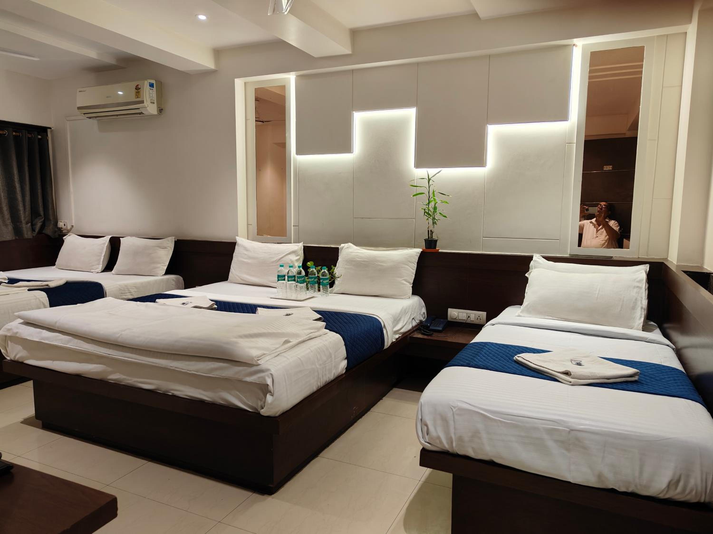  5 Bed AC Room & Two Bathrooms - Photo 13