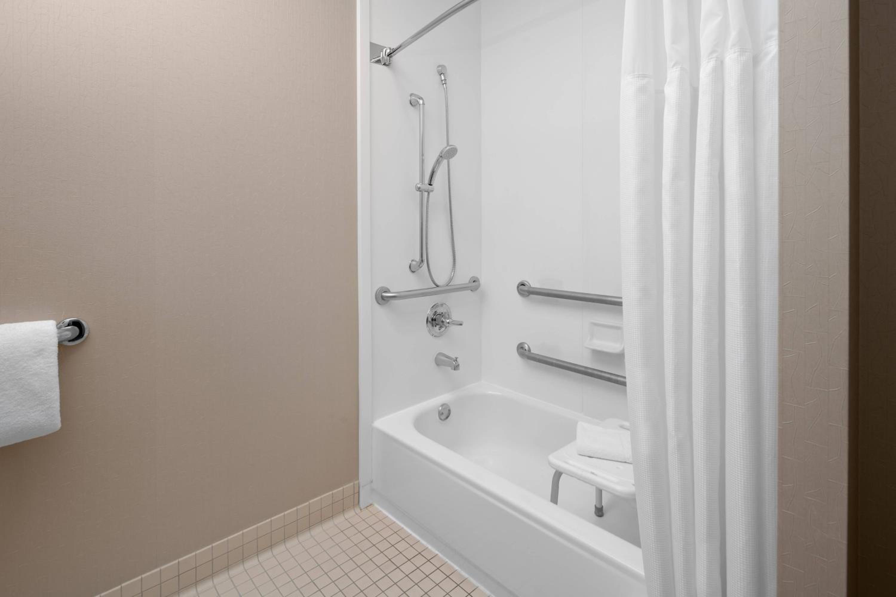 King Suite - Photo 3