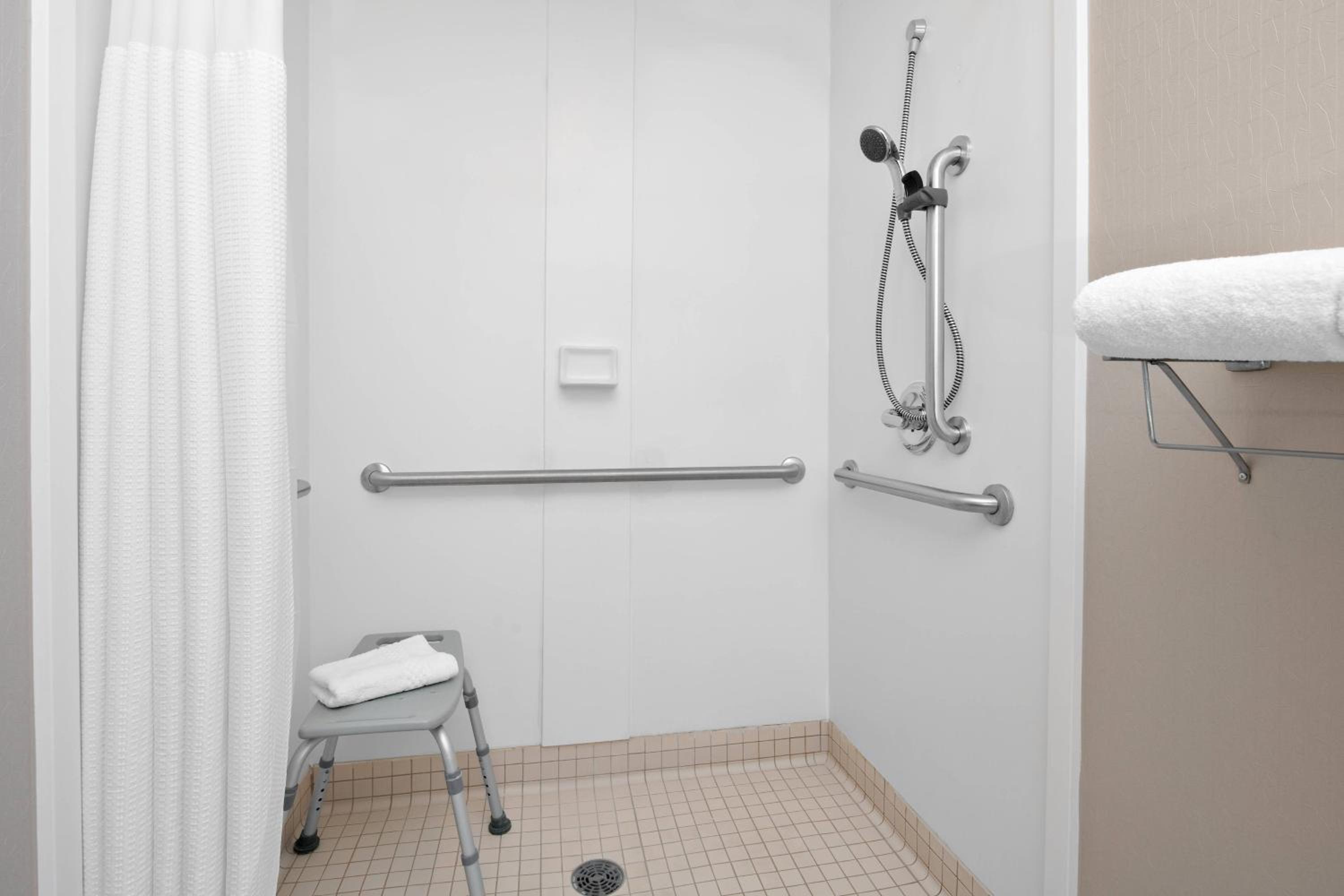 King Suite - Photo 2