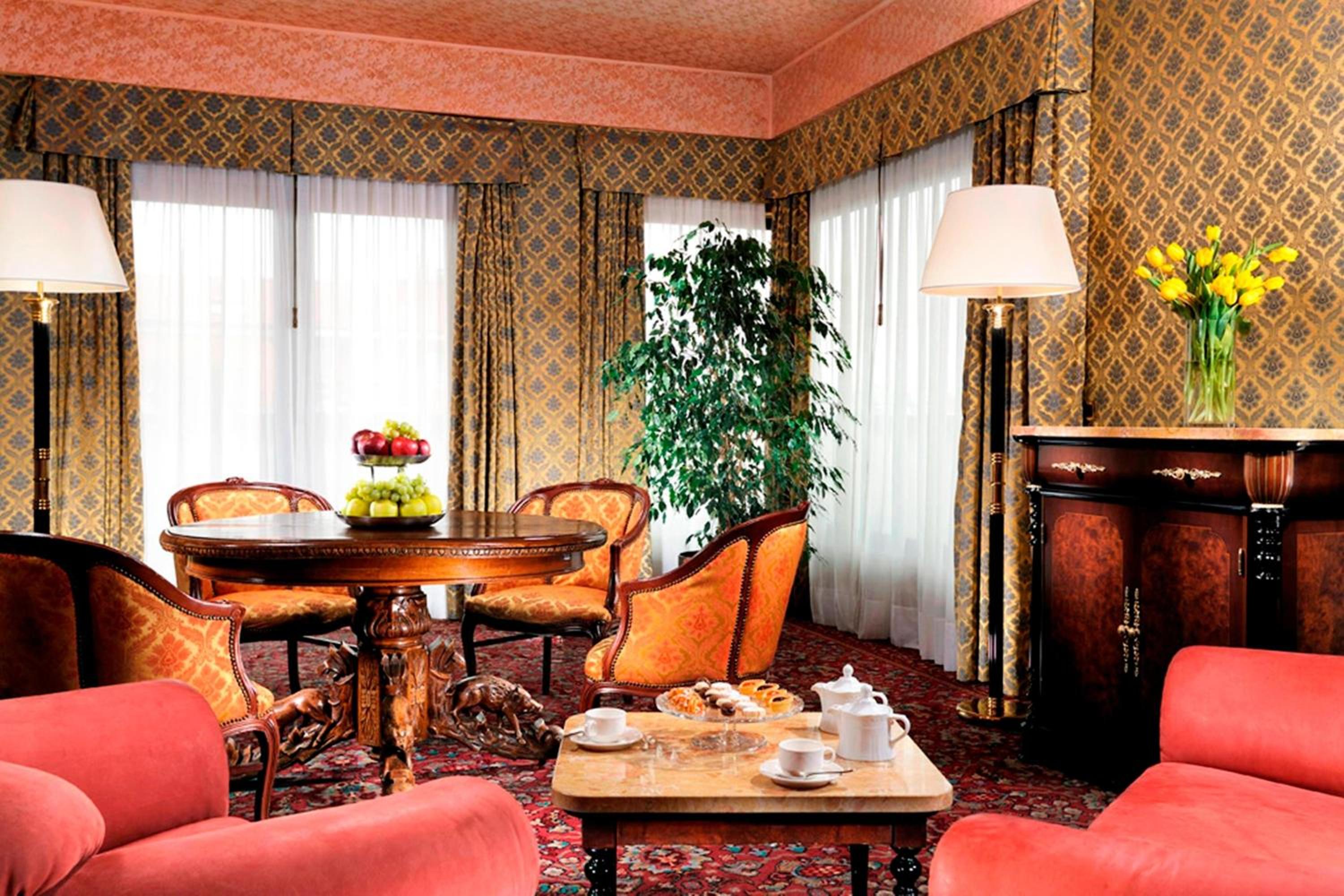Presidential Queen Suite