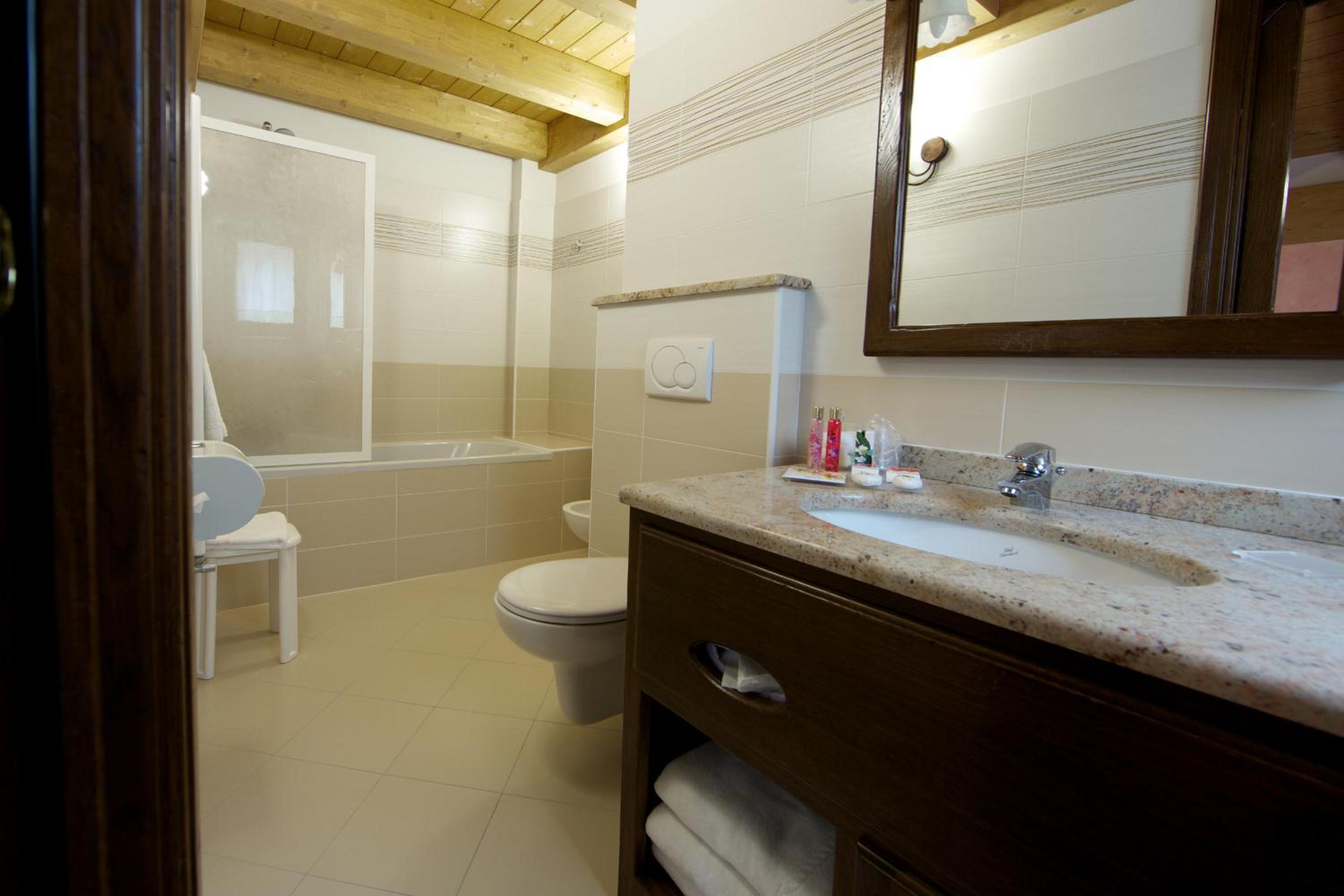 Triple Room - Photo 8