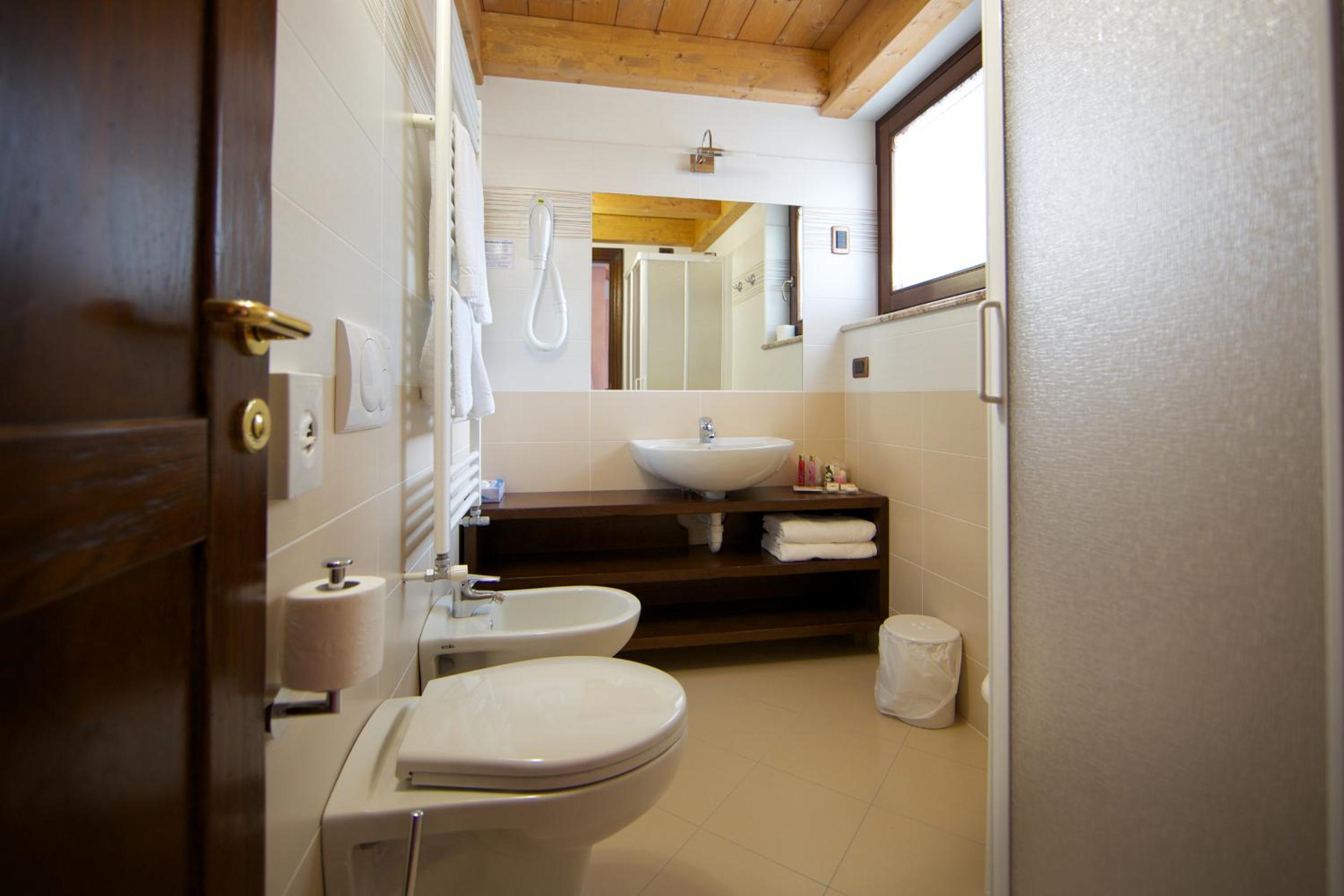 Triple Room - Photo 7