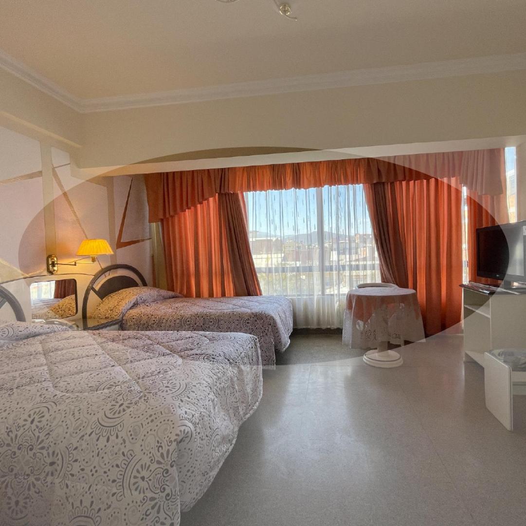 Twin Room with Private Bathroom photo 2