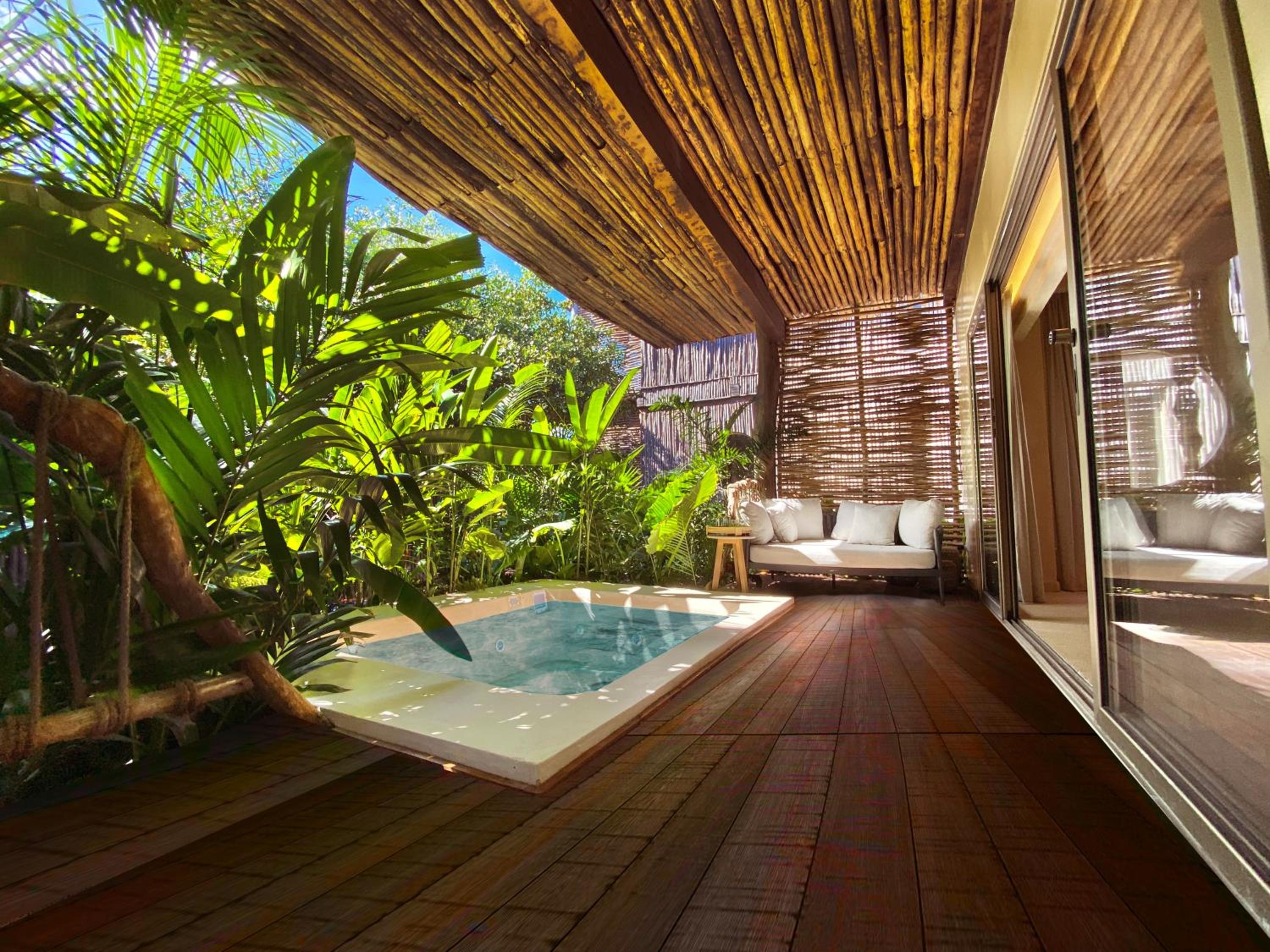 Junior Suite with Private Pool - Photo 5