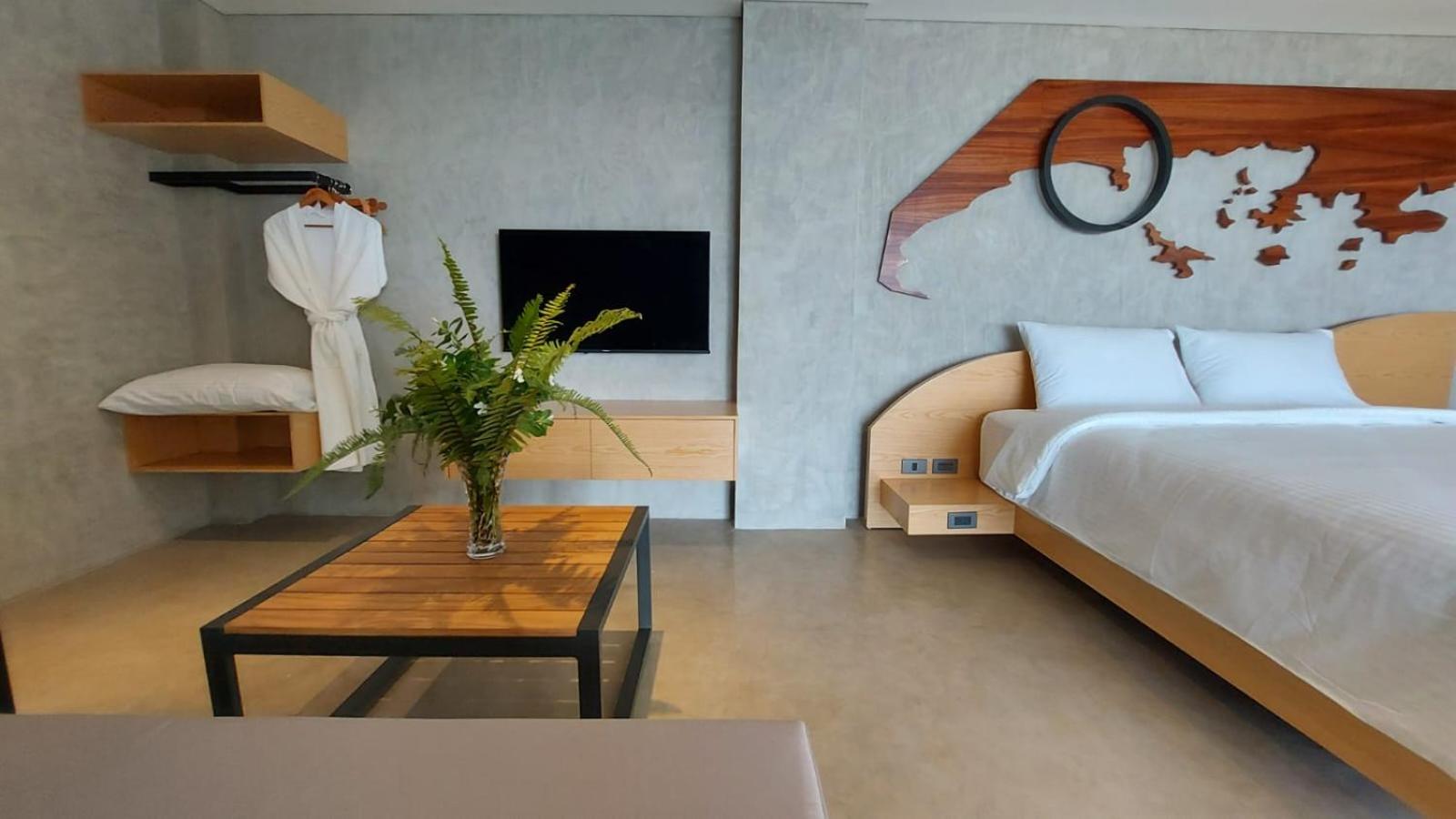 Villa with Sea View - Photo 3