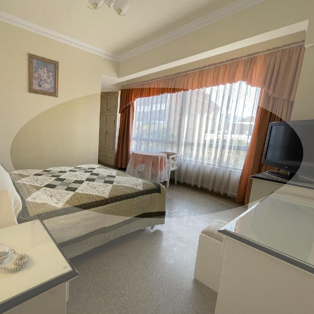 Double Room with Private Bathroom photo 2
