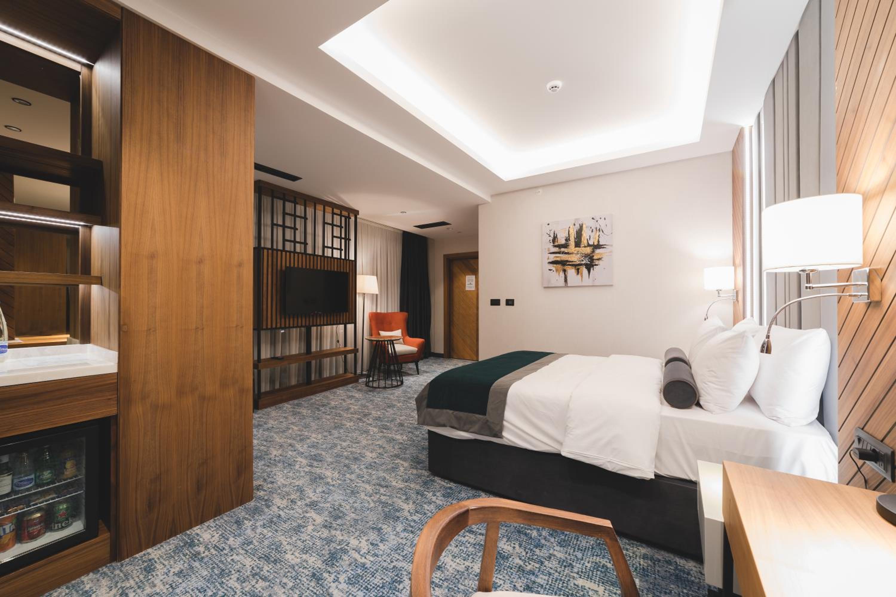 Deluxe Room - Photo 2