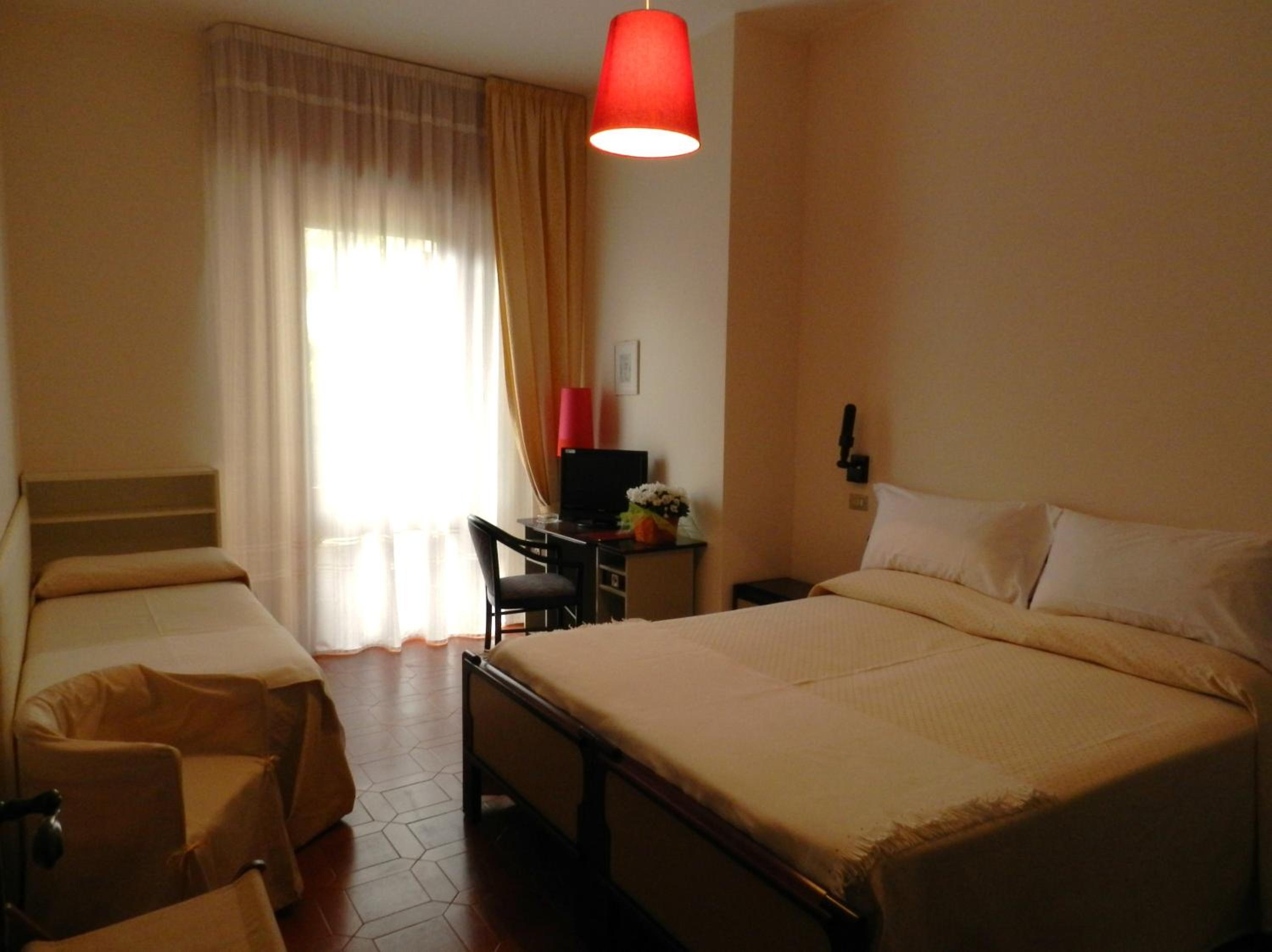 Double or Twin Room photo 3