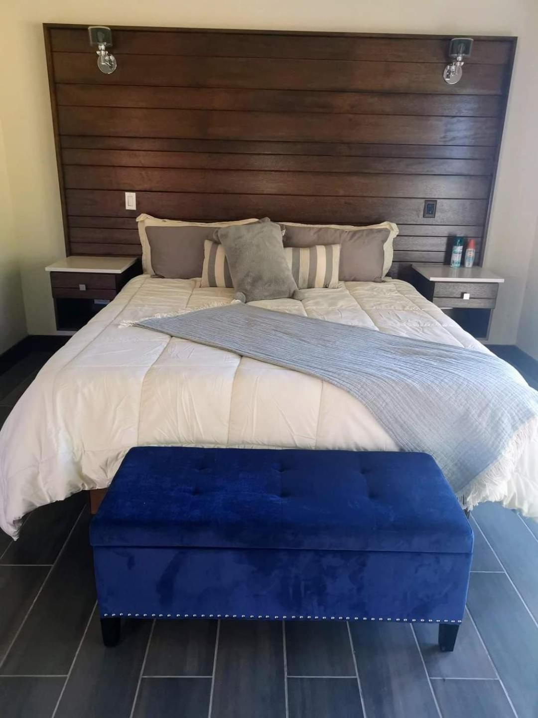 King Suite with Balcony photo 1