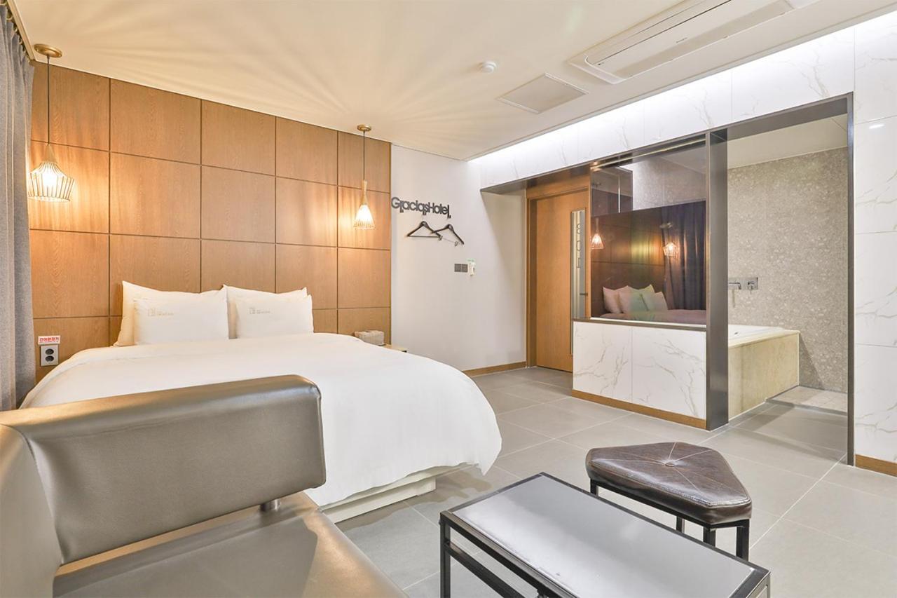 Deluxe Double Room photo 3