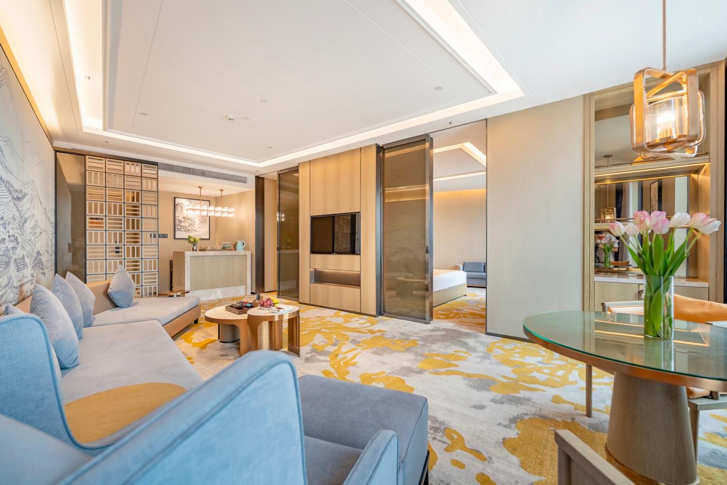 Business Suite photo 2