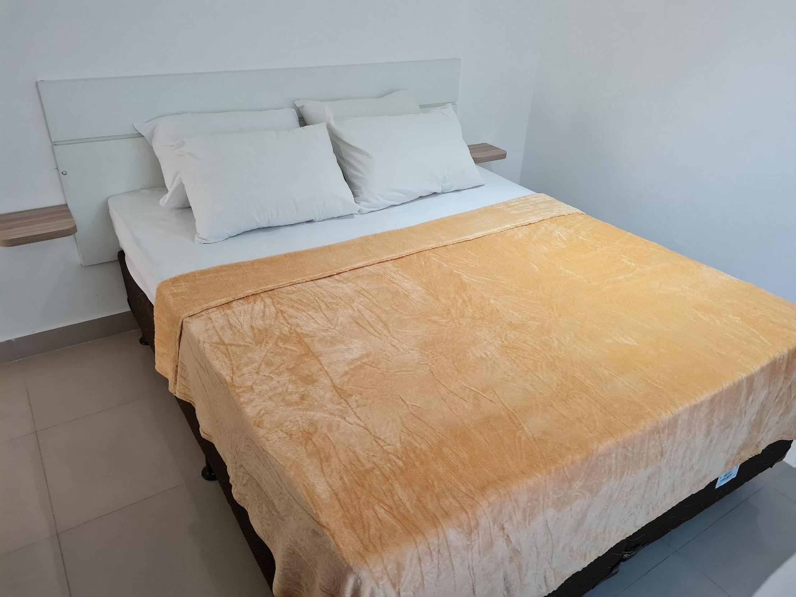 Deluxe Room - Photo 23