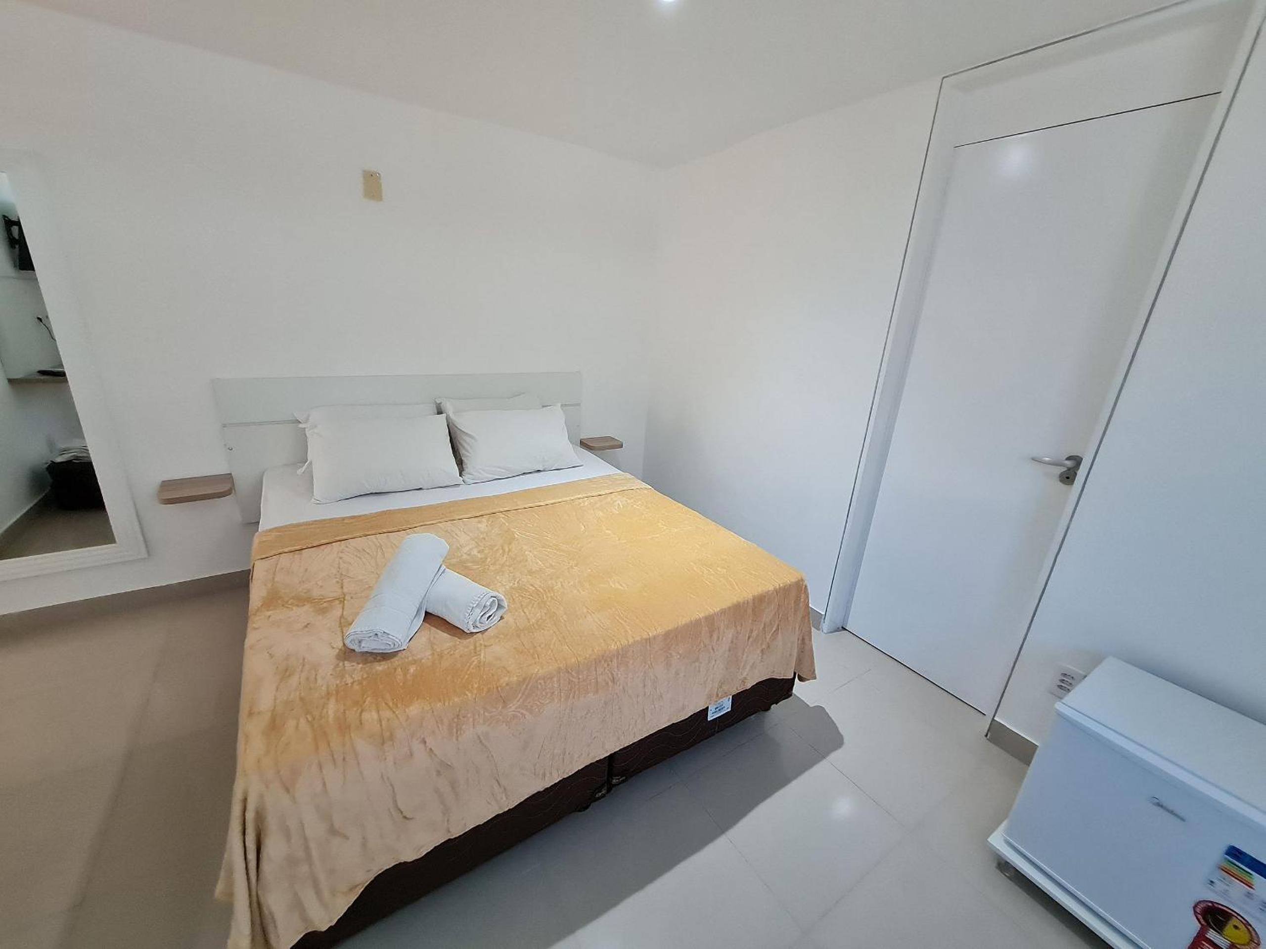 Deluxe Room - Photo 15