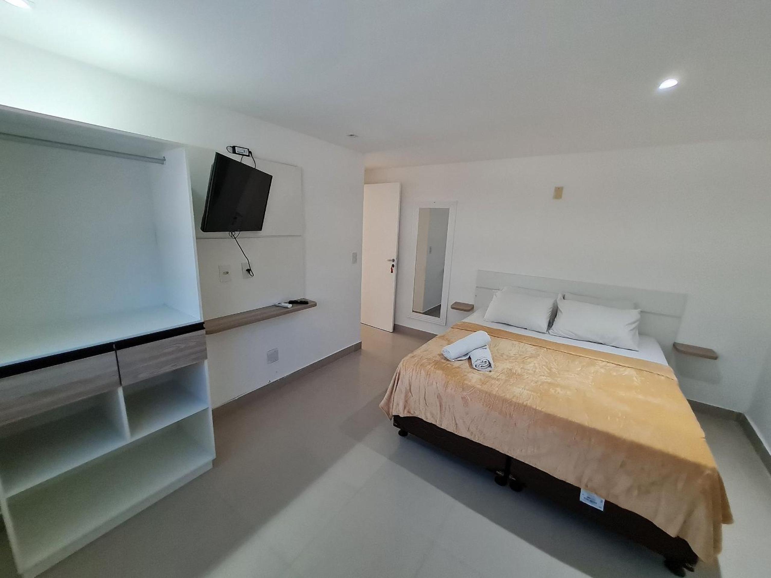 Deluxe Room - Photo 13