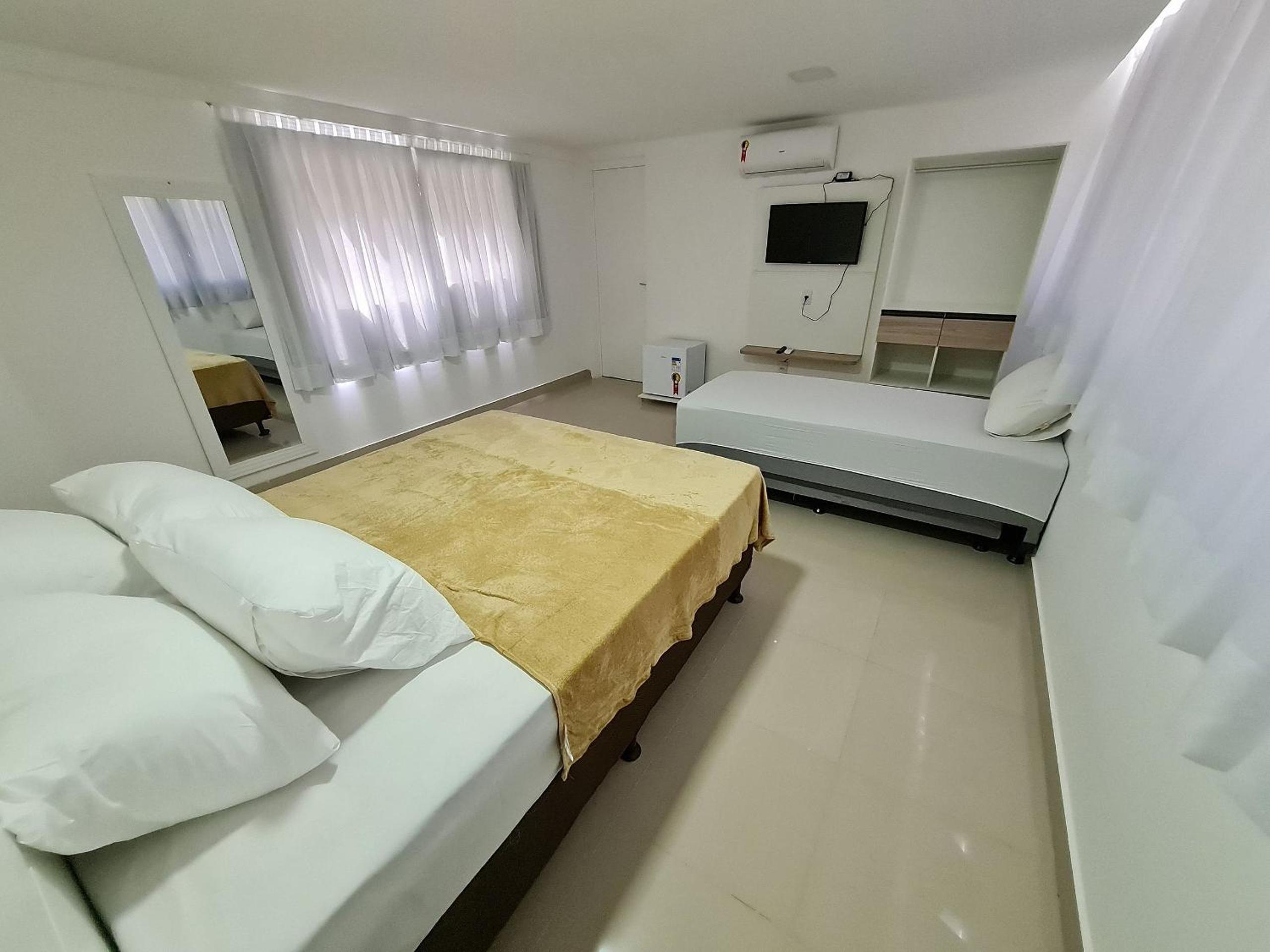 Classic Quadruple Room - Photo 1