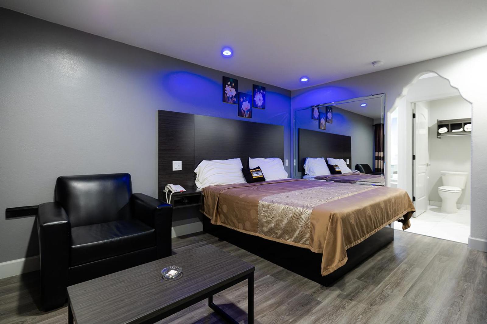 King Room with Spa Bath - Photo 1