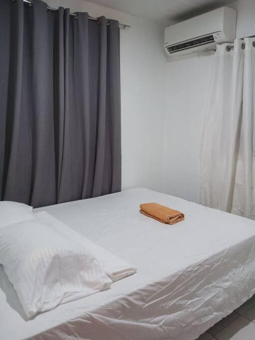 One-Bedroom House photo 1