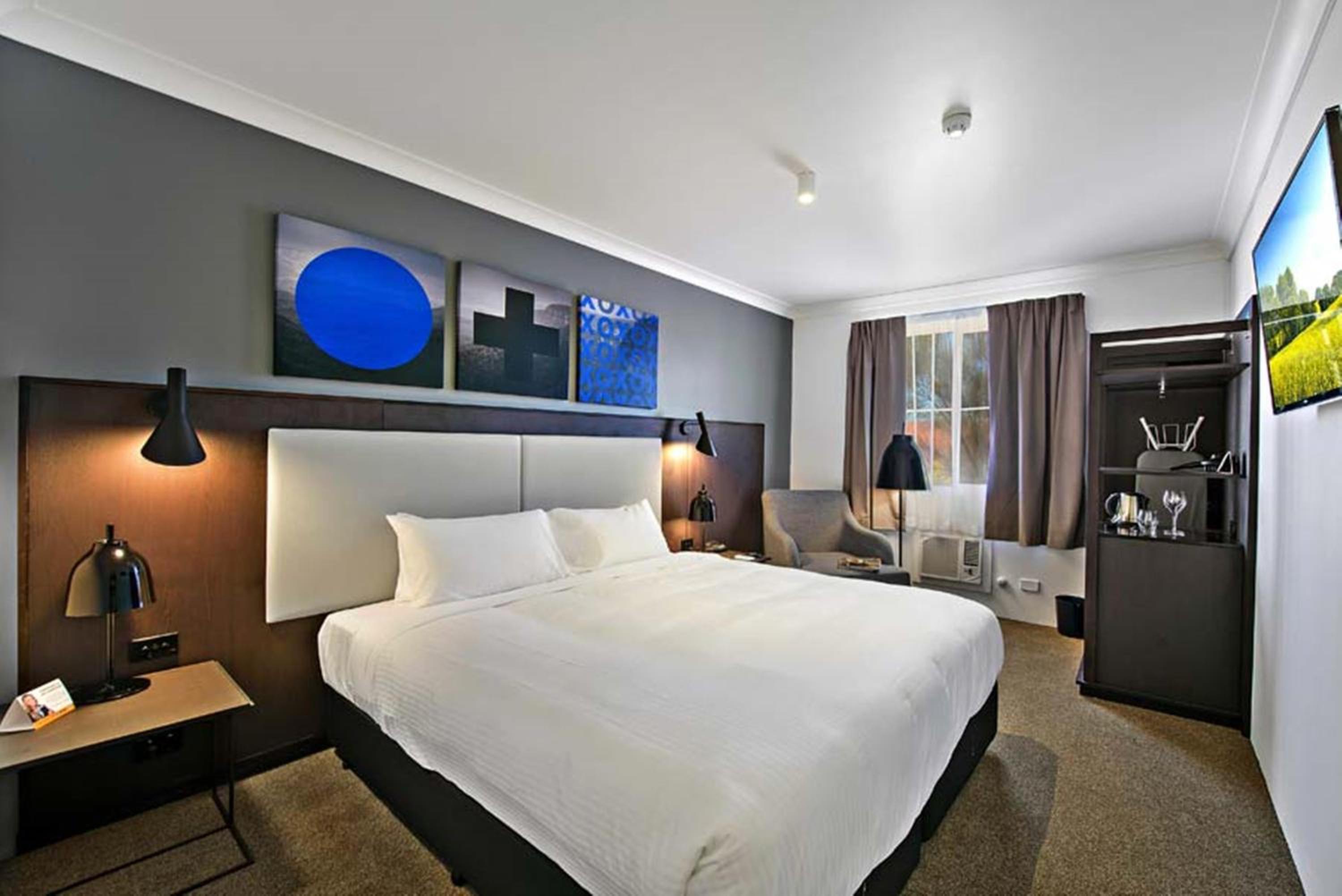Standard King Room photo 2
