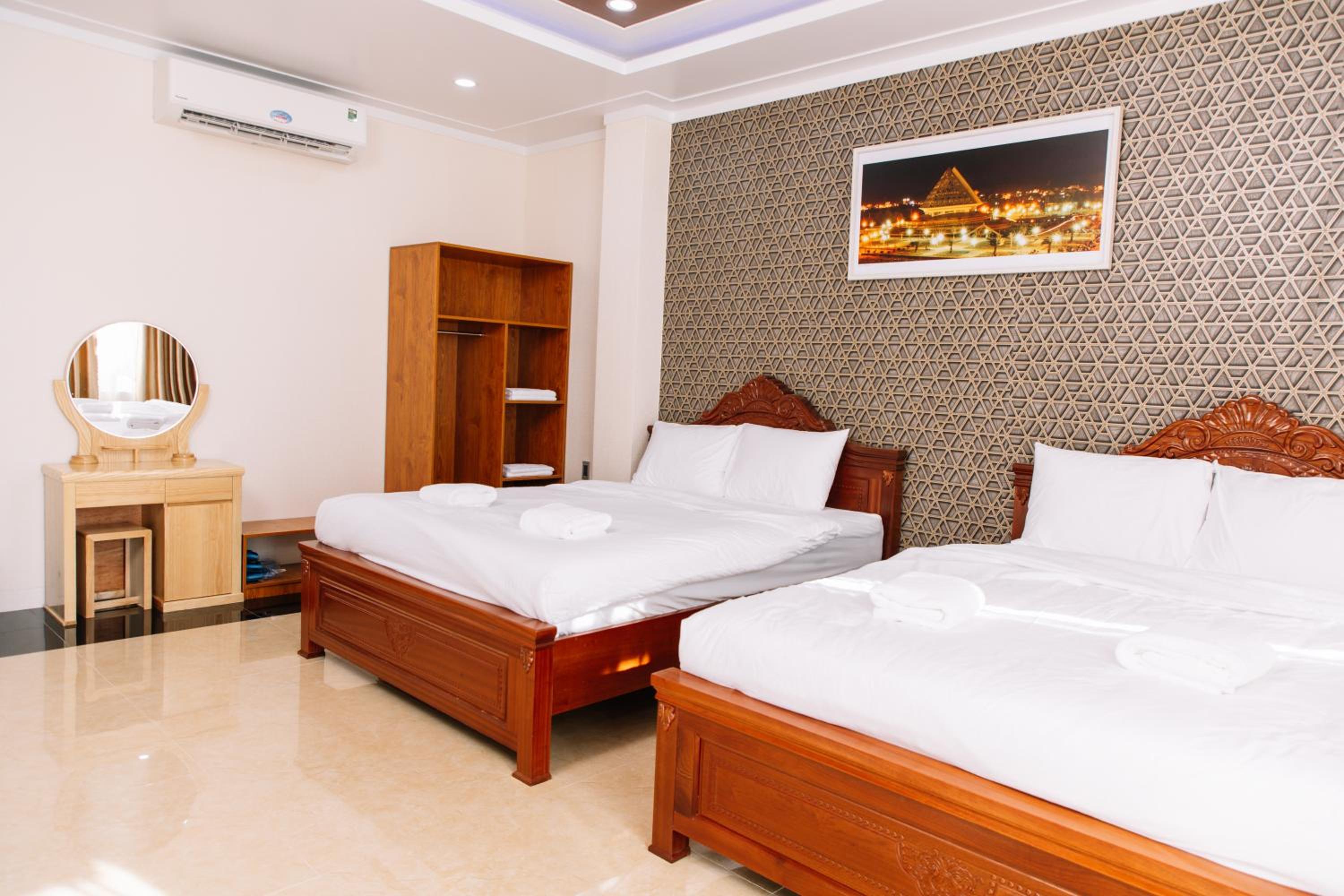 Quadruple Room - Photo 8