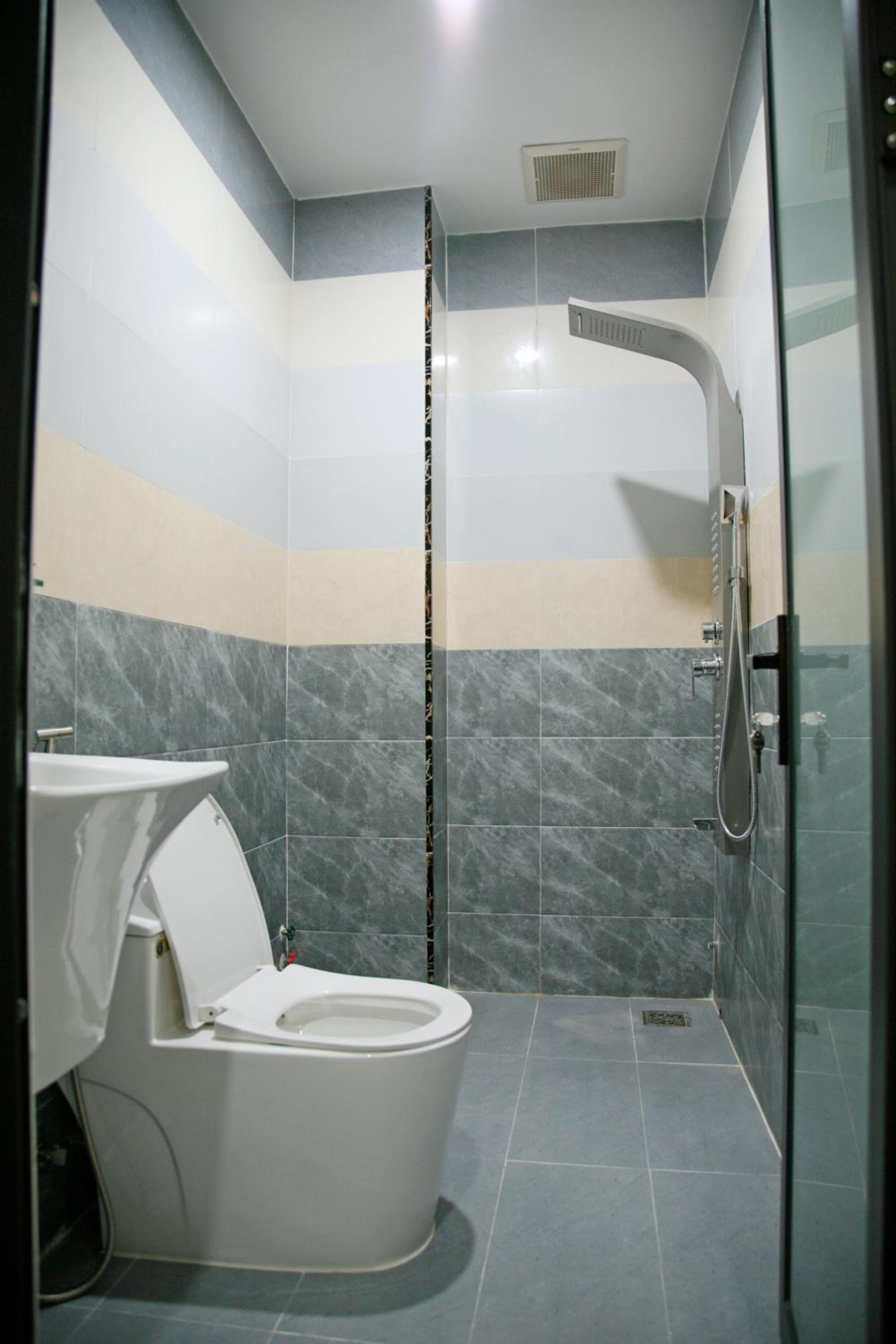 Quadruple Room - Photo 11