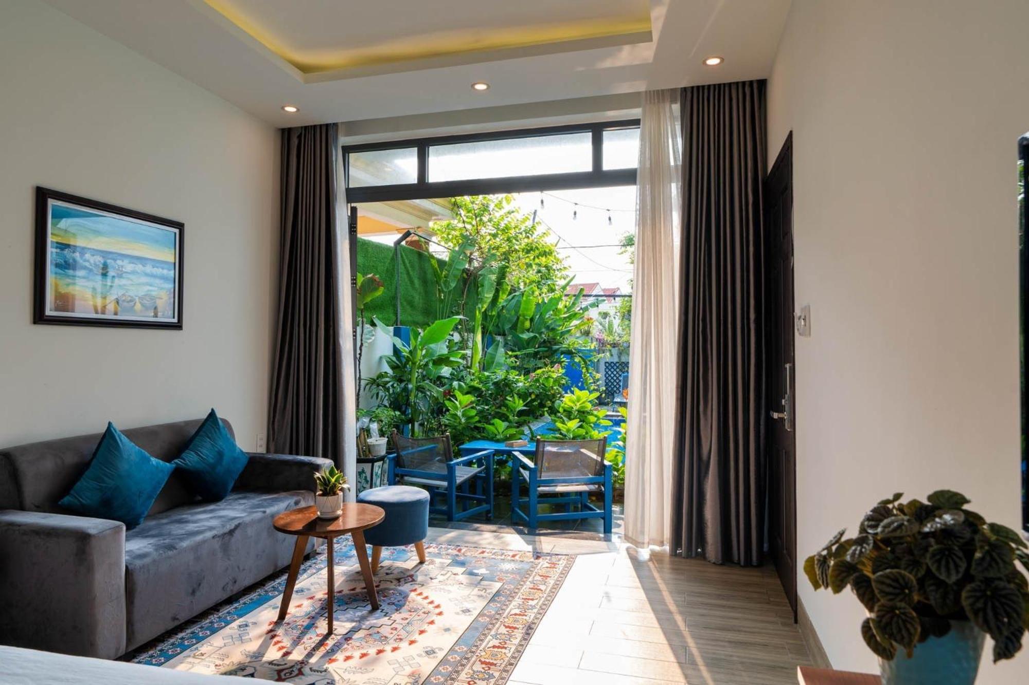 King Room with Pool View