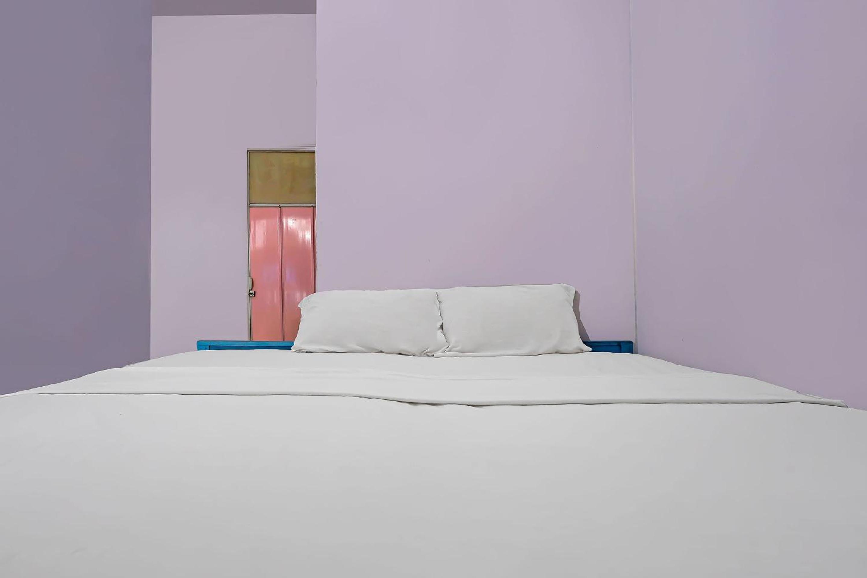Budget Double Room - Photo 5