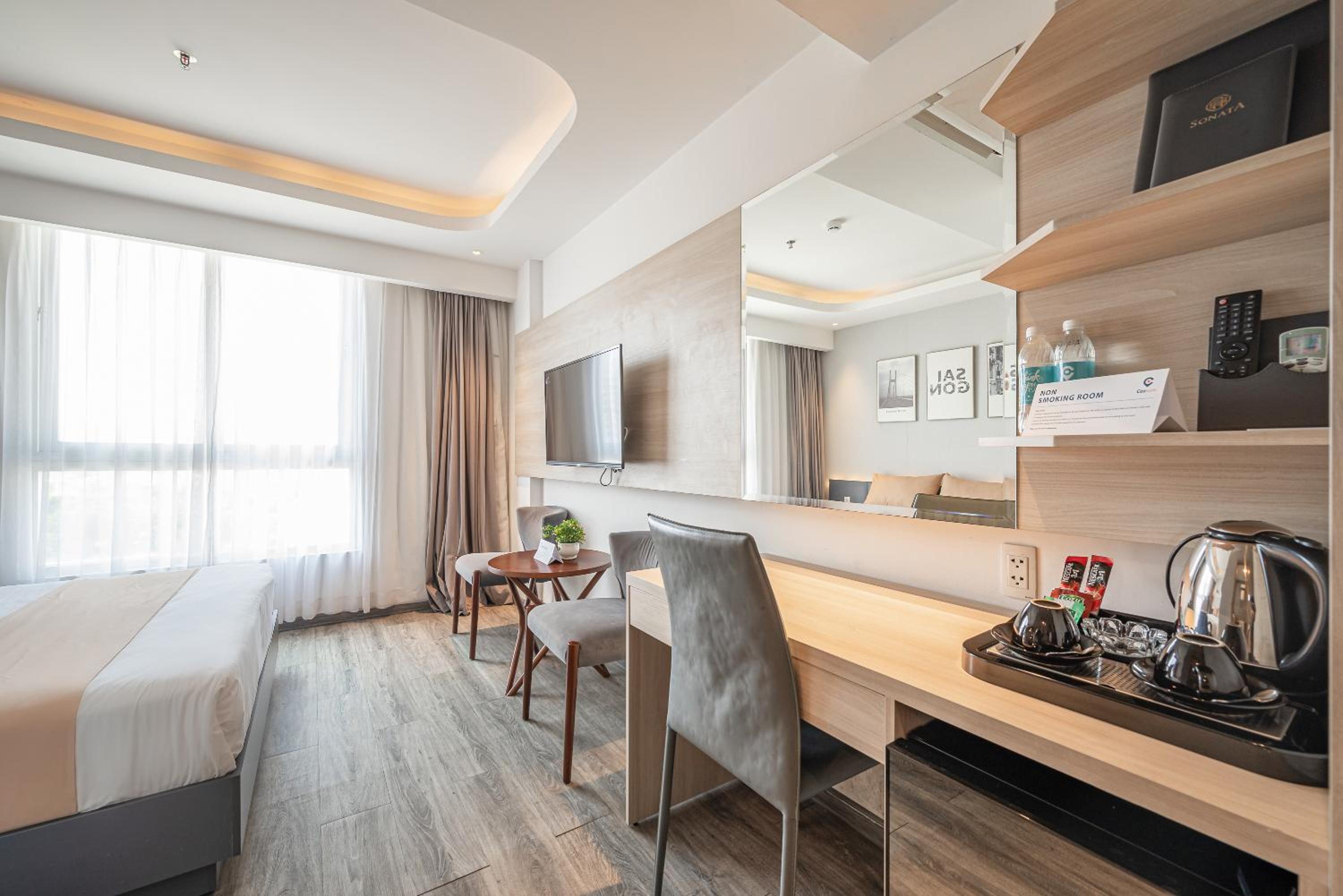 Suite with City View photo 3