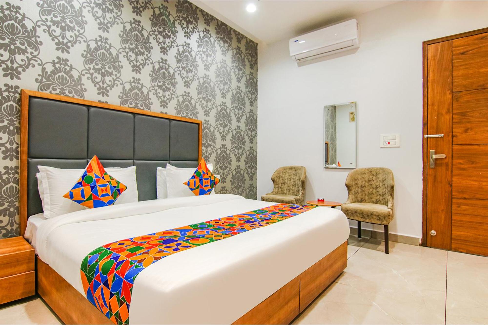 Deluxe Room - Photo 1