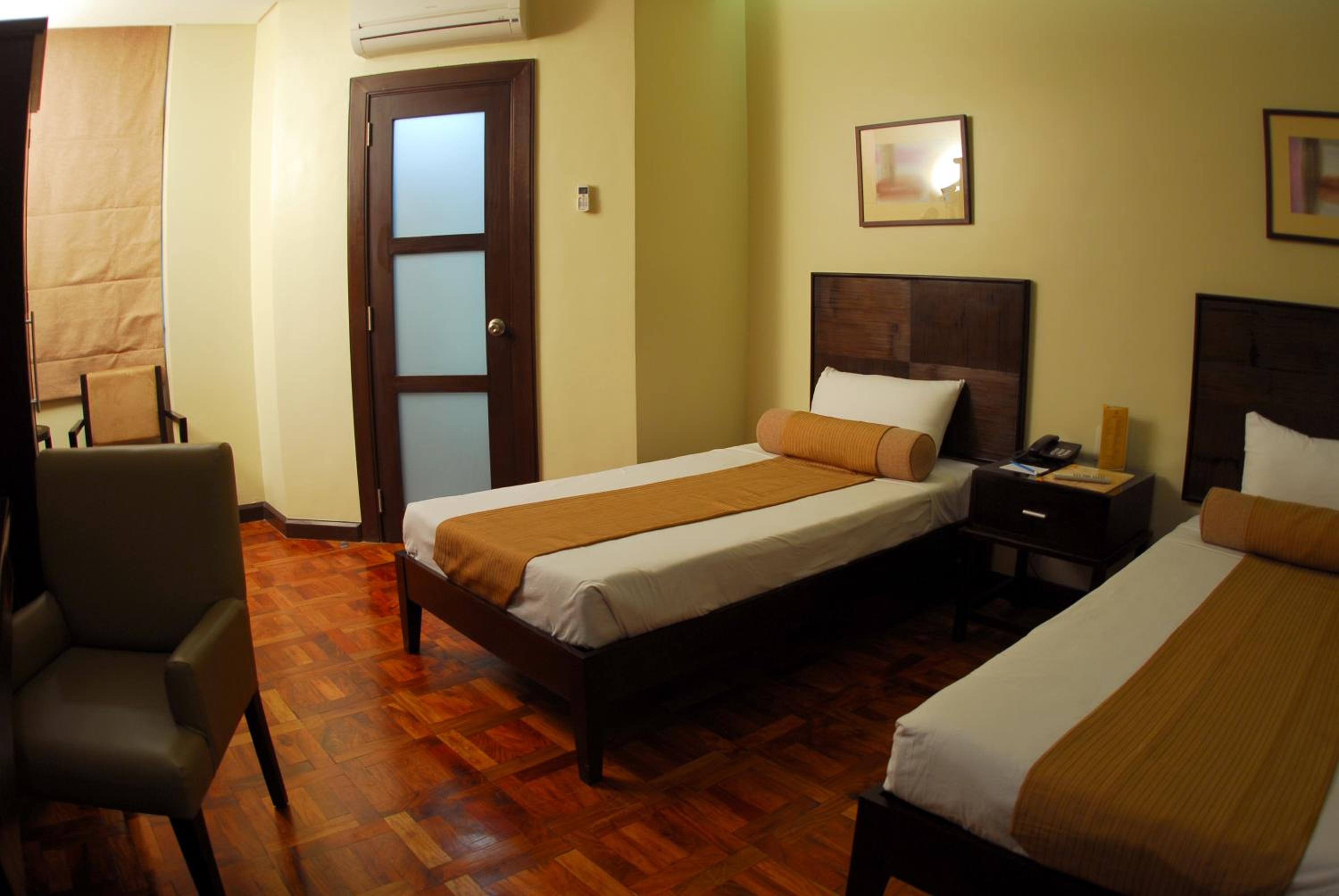 Executive Room with Air-conditioner - Photo 3