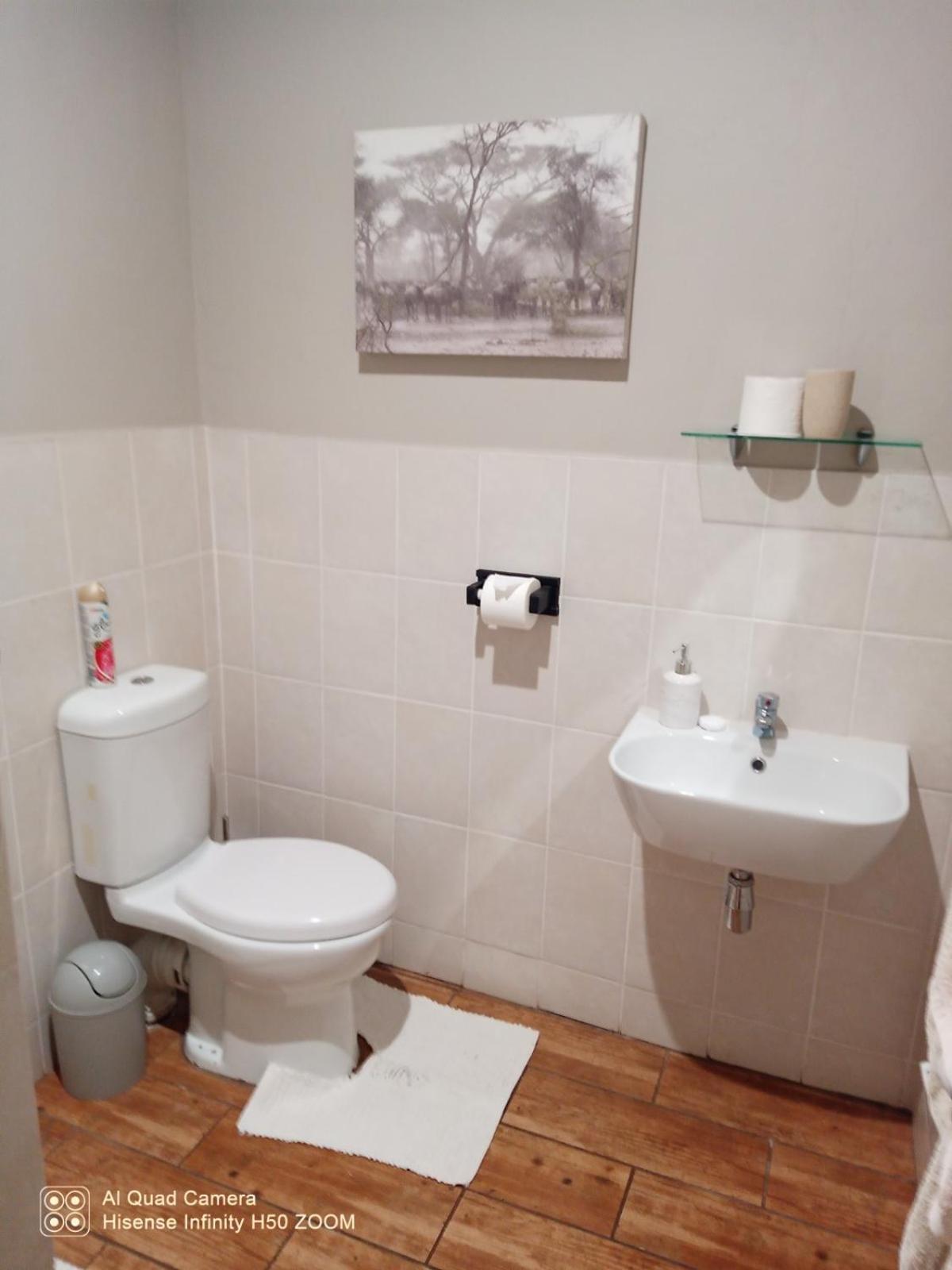 Double Room with Private Bathroom photo 3