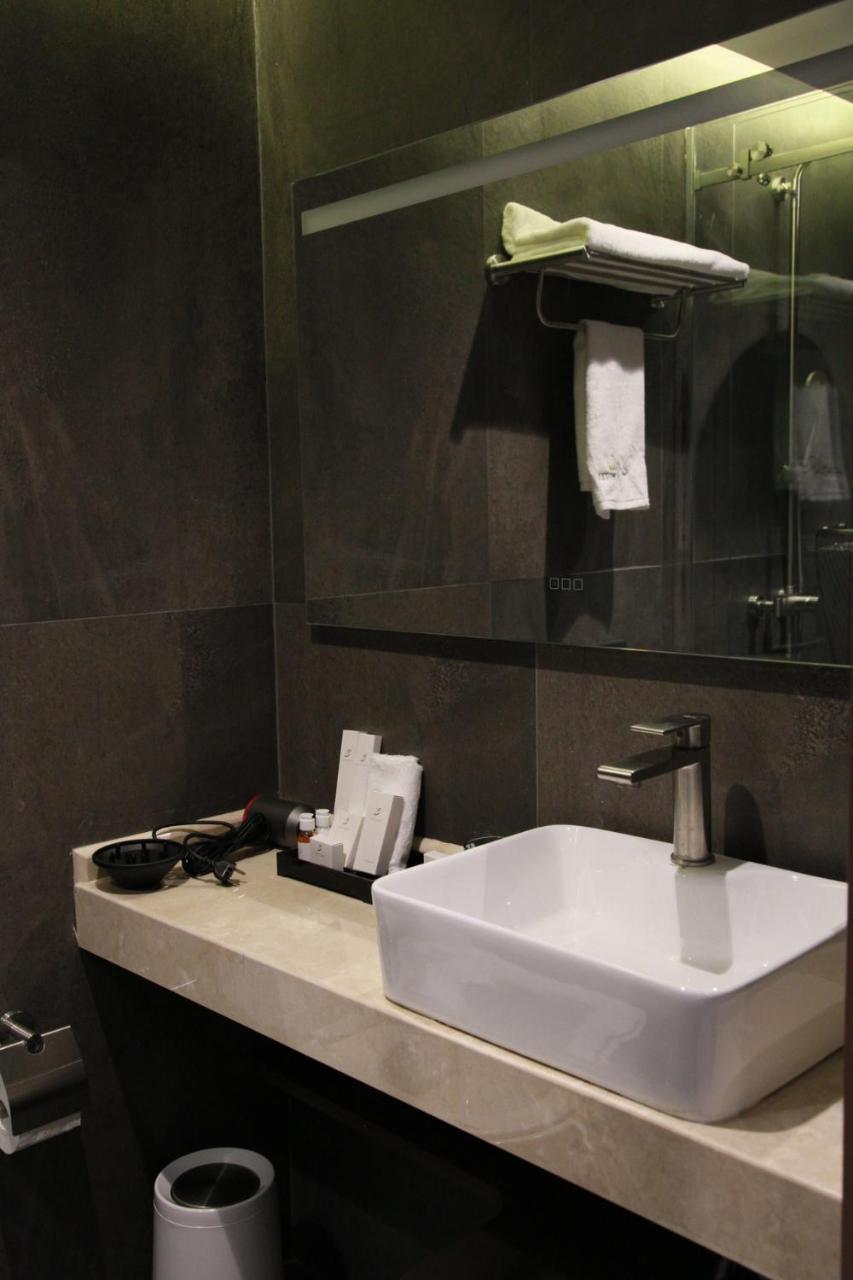 Large Double Room - Photo 4